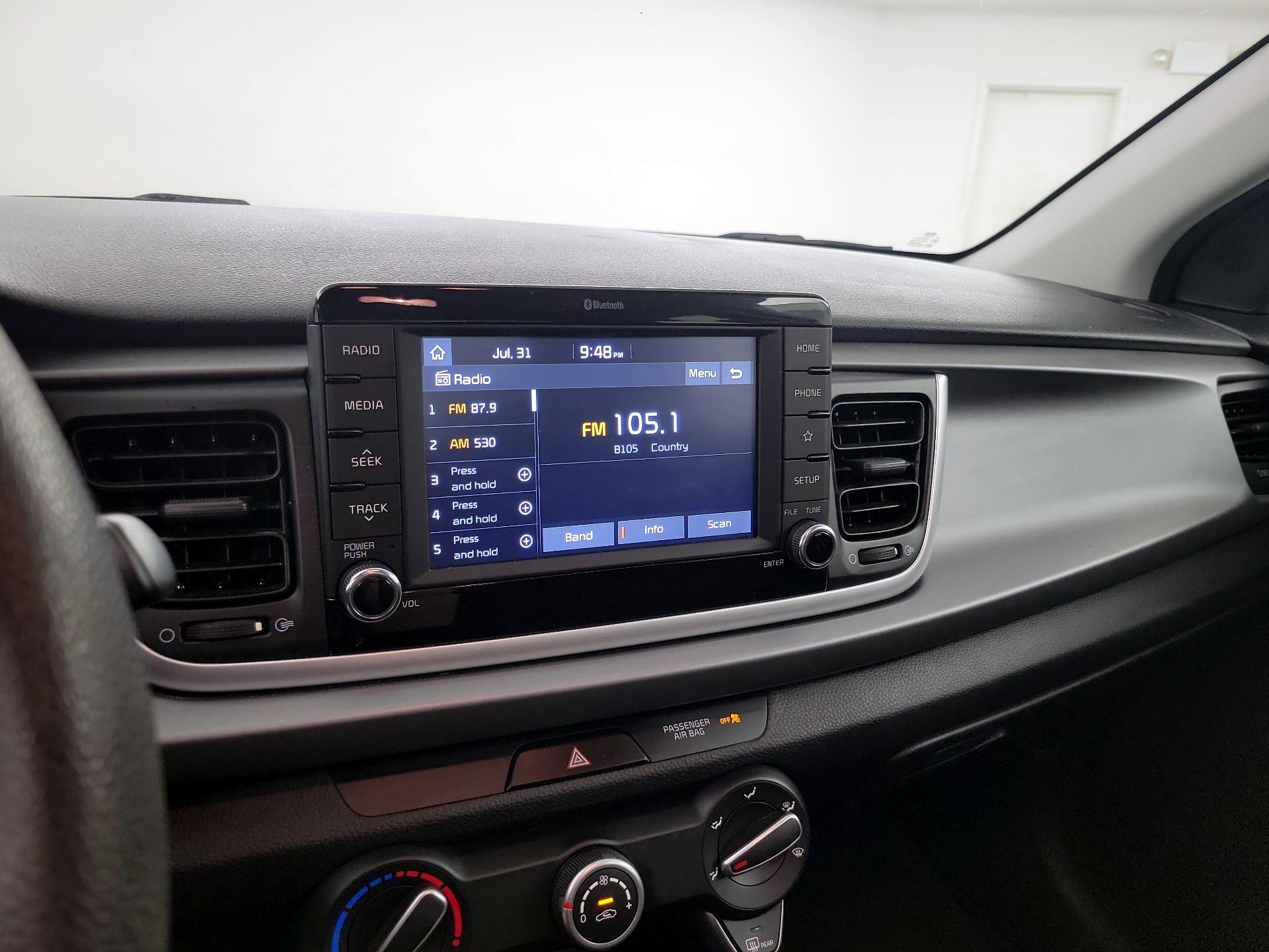 Thumbnail: 2019 Kia Rio - 13