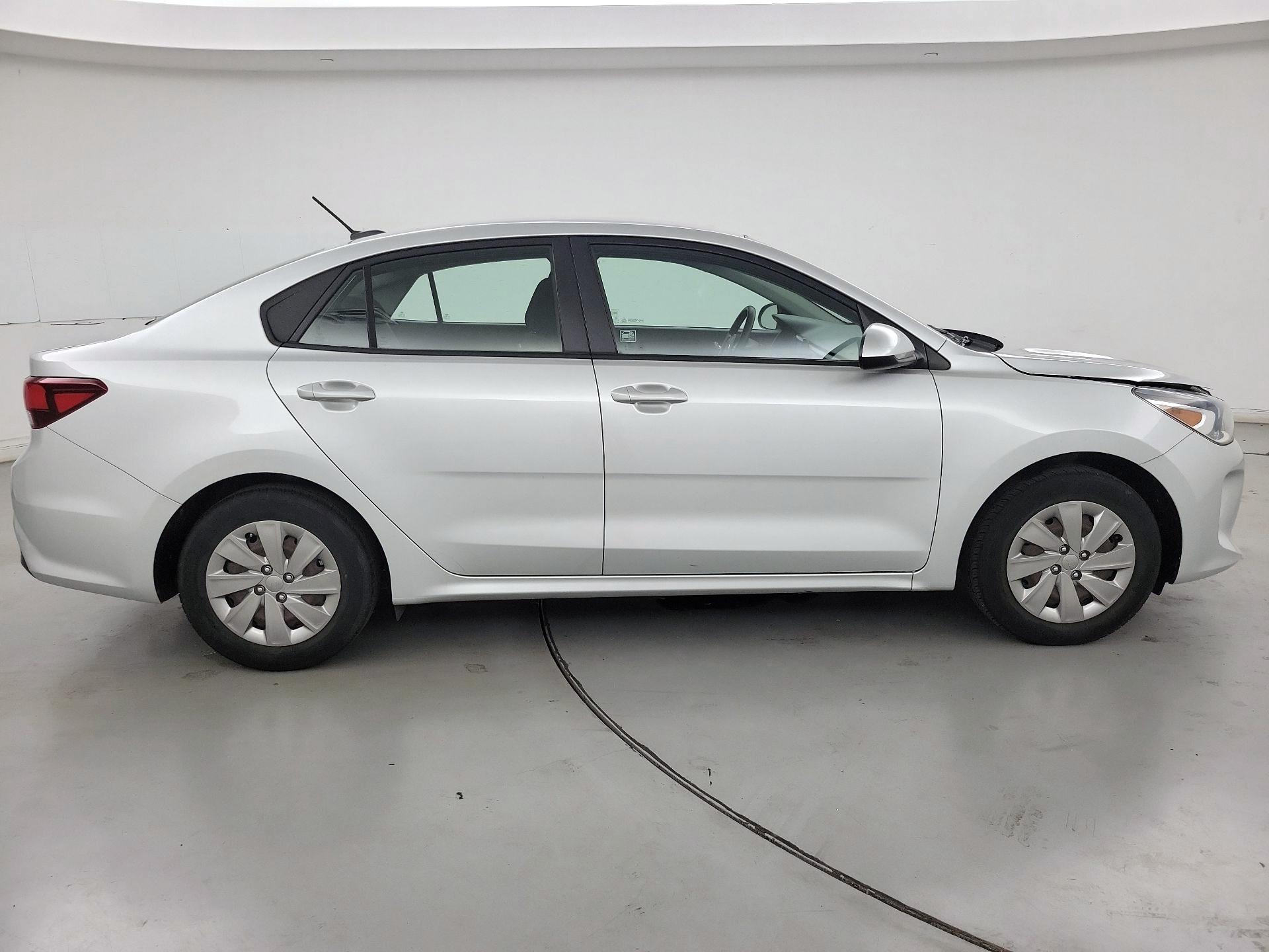 Thumbnail: 2019 Kia Rio - 4