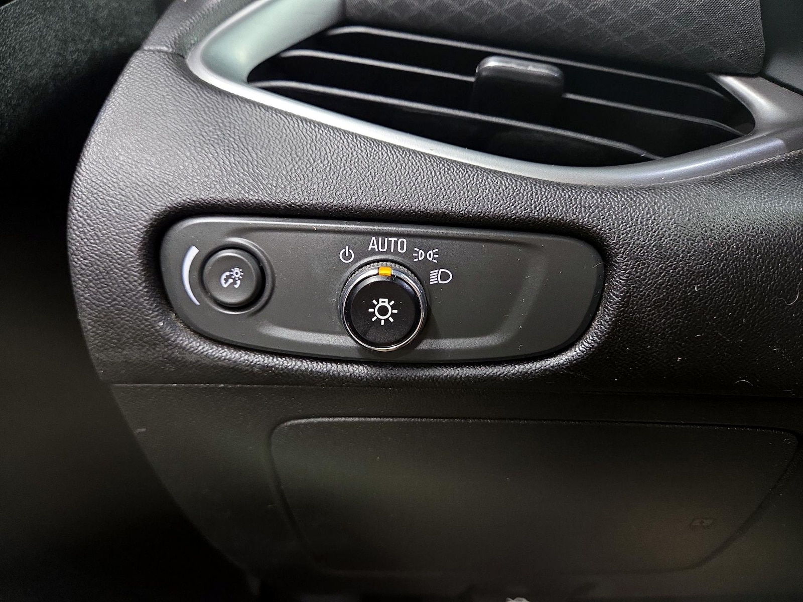 2016 Chevrolet Malibu 1LS - Photo 14