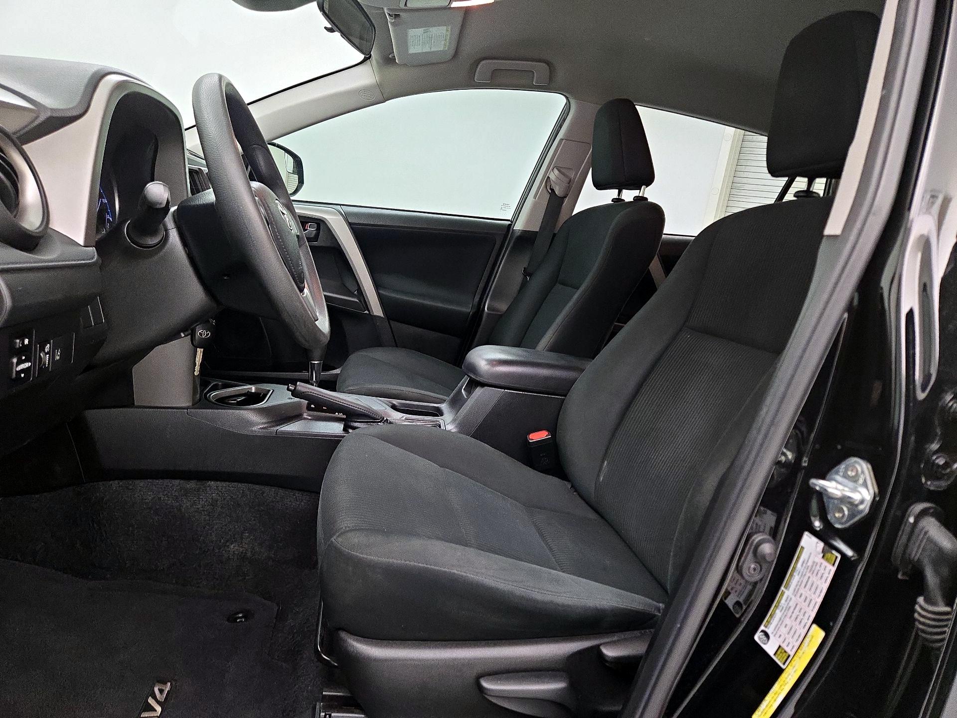 Thumbnail: 2018 Toyota RAV4 - 11