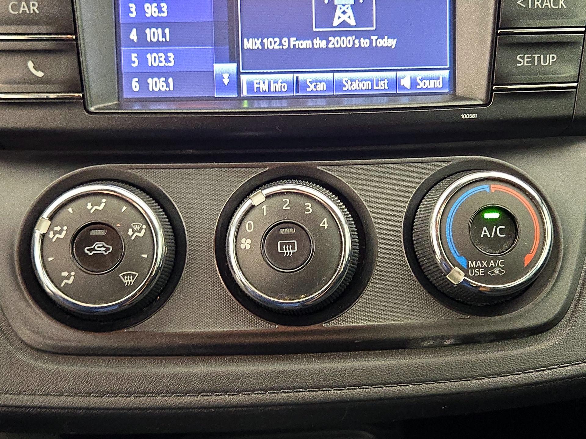 Thumbnail: 2018 Toyota RAV4 - 16