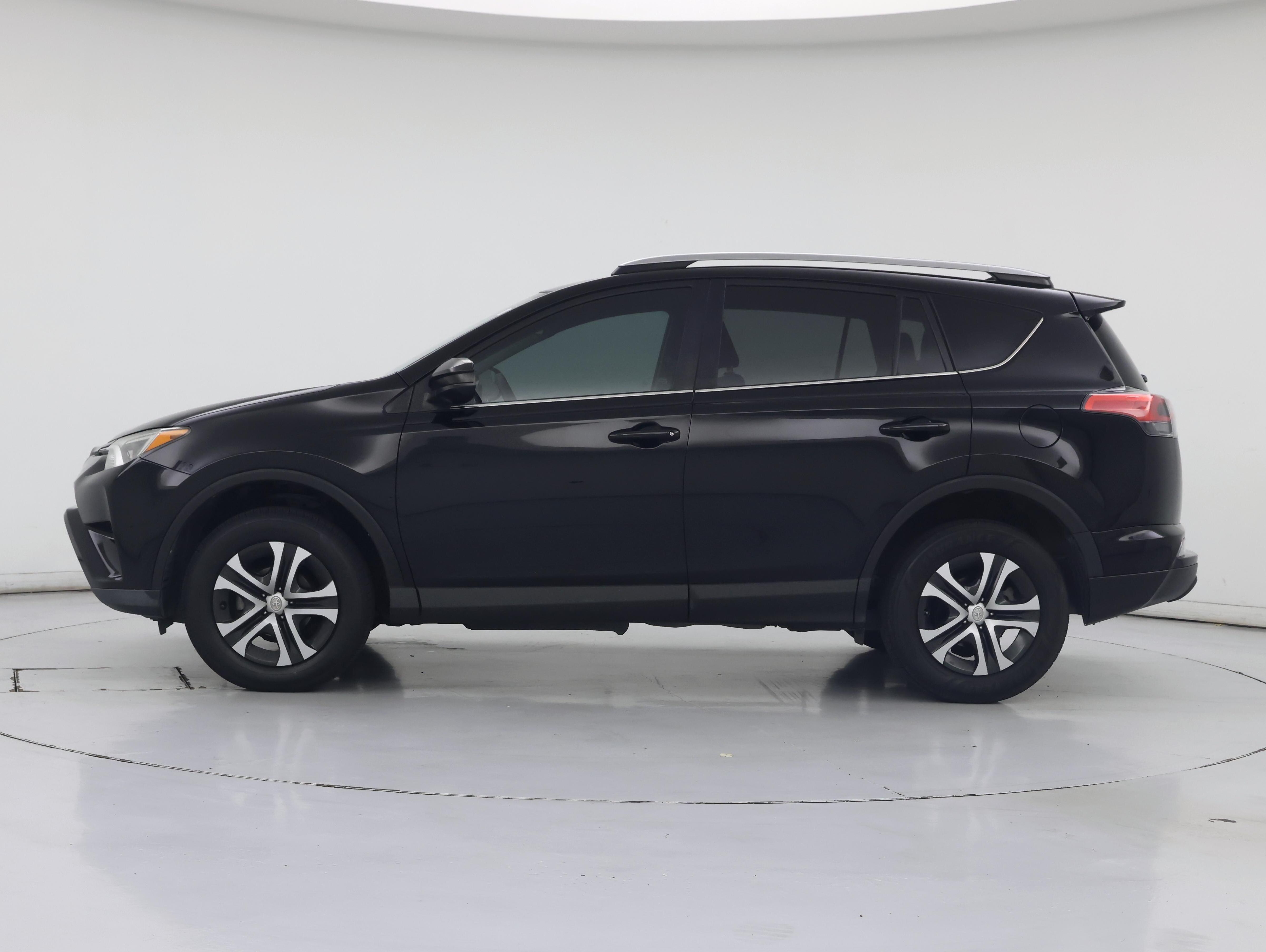 Thumbnail: 2018 Toyota RAV4 - 3