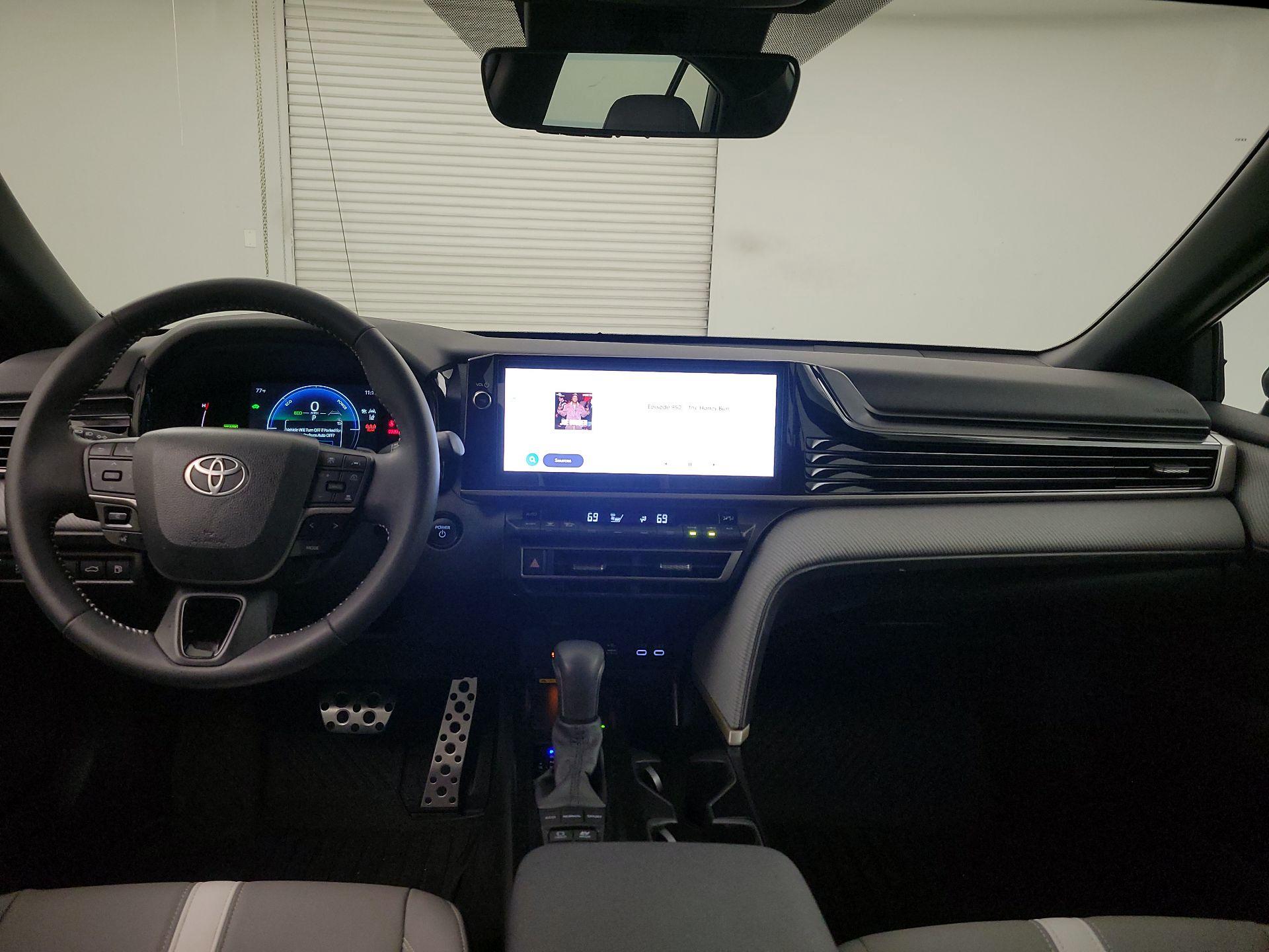 Thumbnail: 2025 Toyota Camry - 9