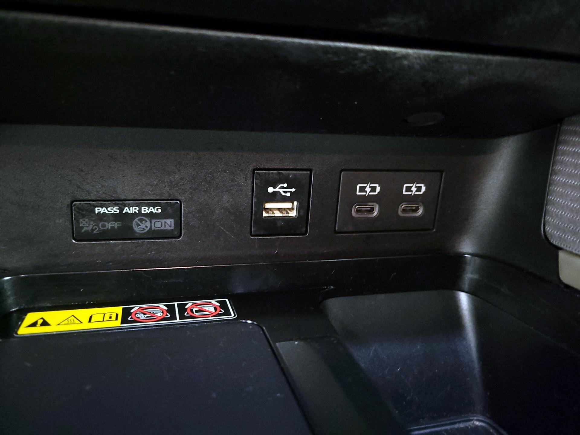 Thumbnail: 2025 Toyota Camry - 18