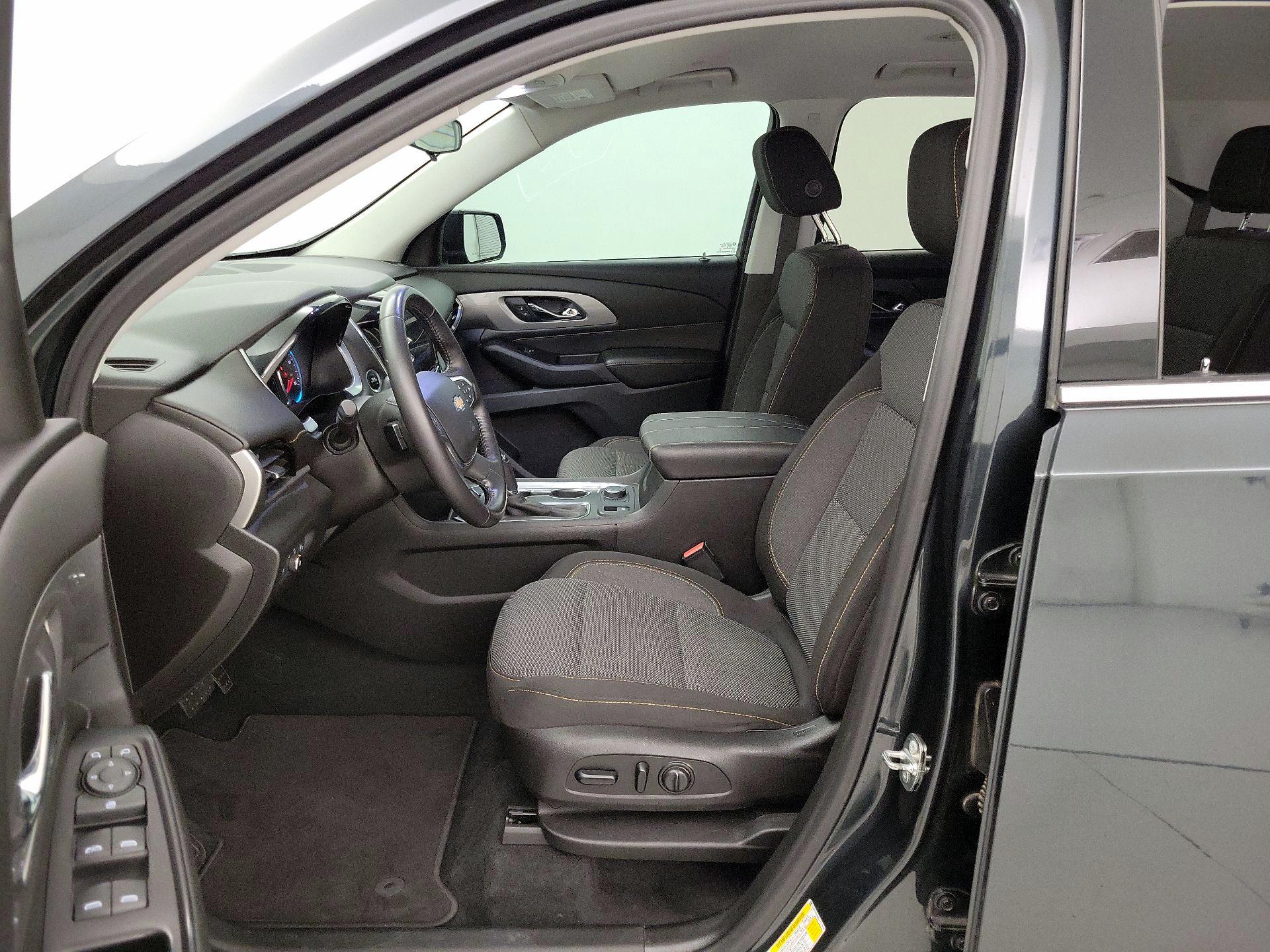 Thumbnail: 2018 Chevrolet Traverse - 11