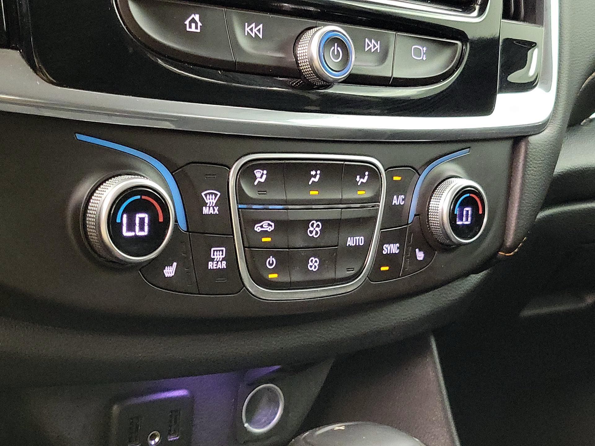 Thumbnail: 2018 Chevrolet Traverse - 16