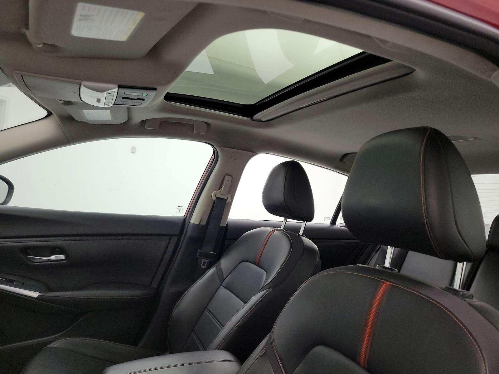 Sunroof(s) & Overhead Airbags