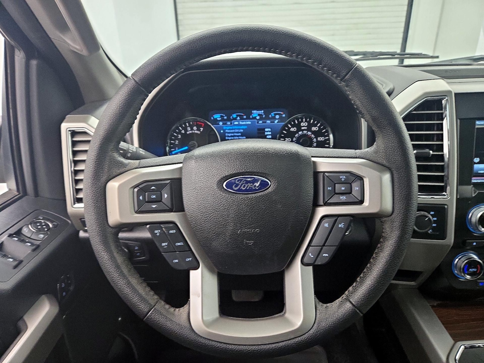 2015 Ford F-150 Lariat - Photo 11