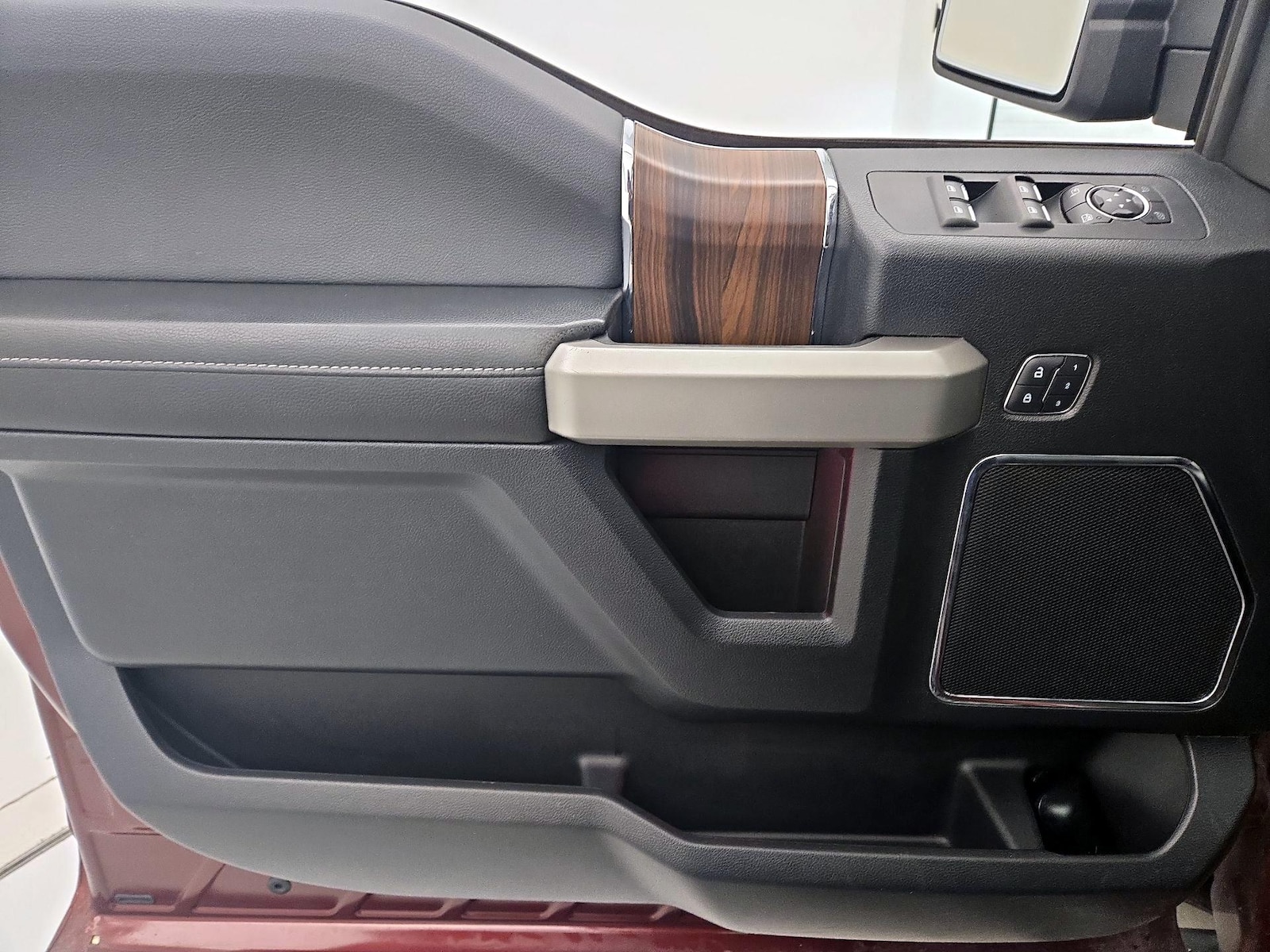2015 Ford F-150 Lariat - Photo 13