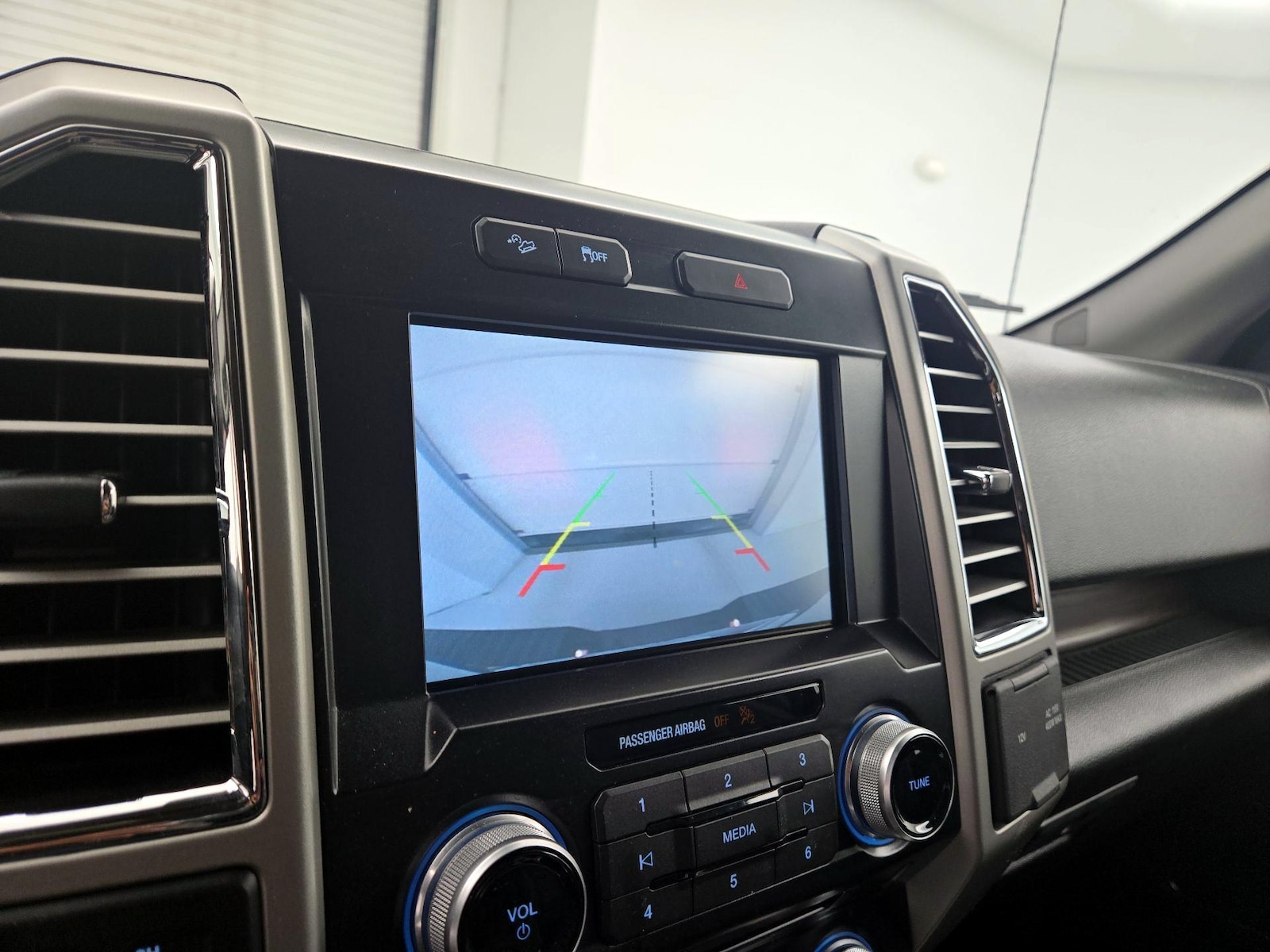 2015 Ford F-150 Lariat - Photo 15