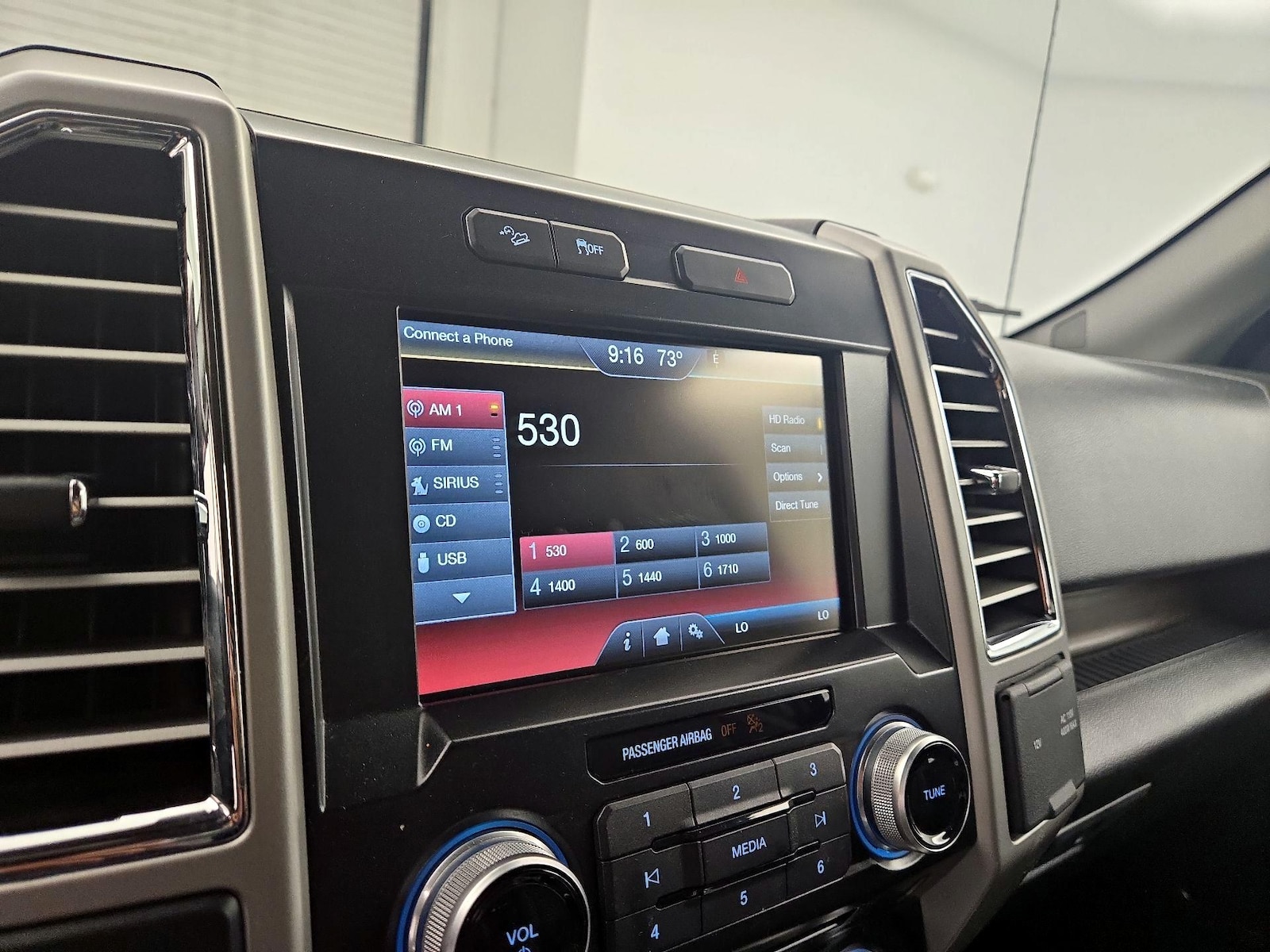 2015 Ford F-150 Lariat - Photo 16