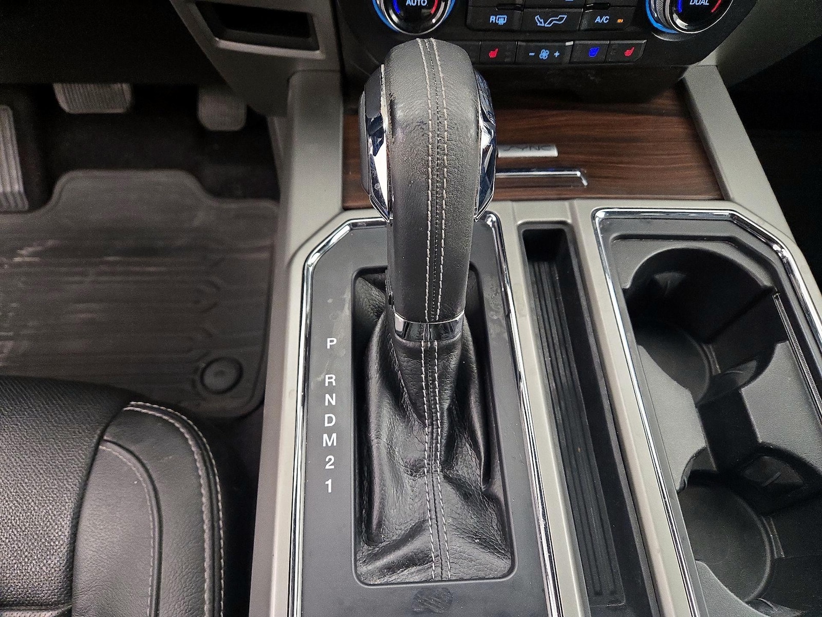 2015 Ford F-150 Lariat - Photo 18