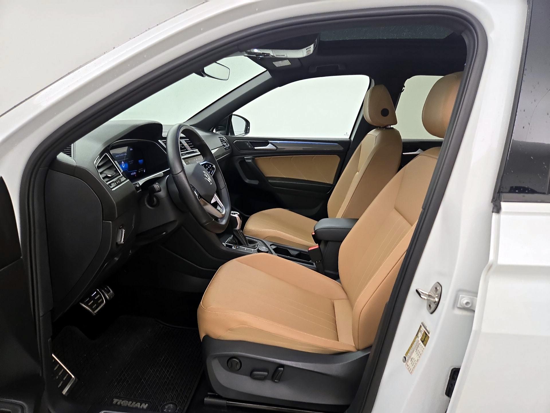 Thumbnail: 2024 Volkswagen Tiguan - 11
