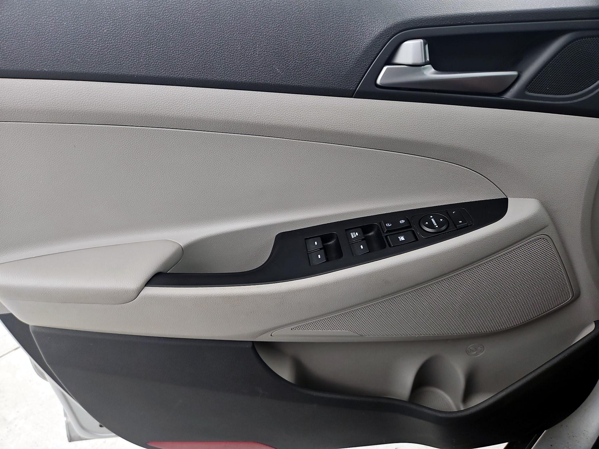 Thumbnail: 2017 Hyundai Tucson - 12