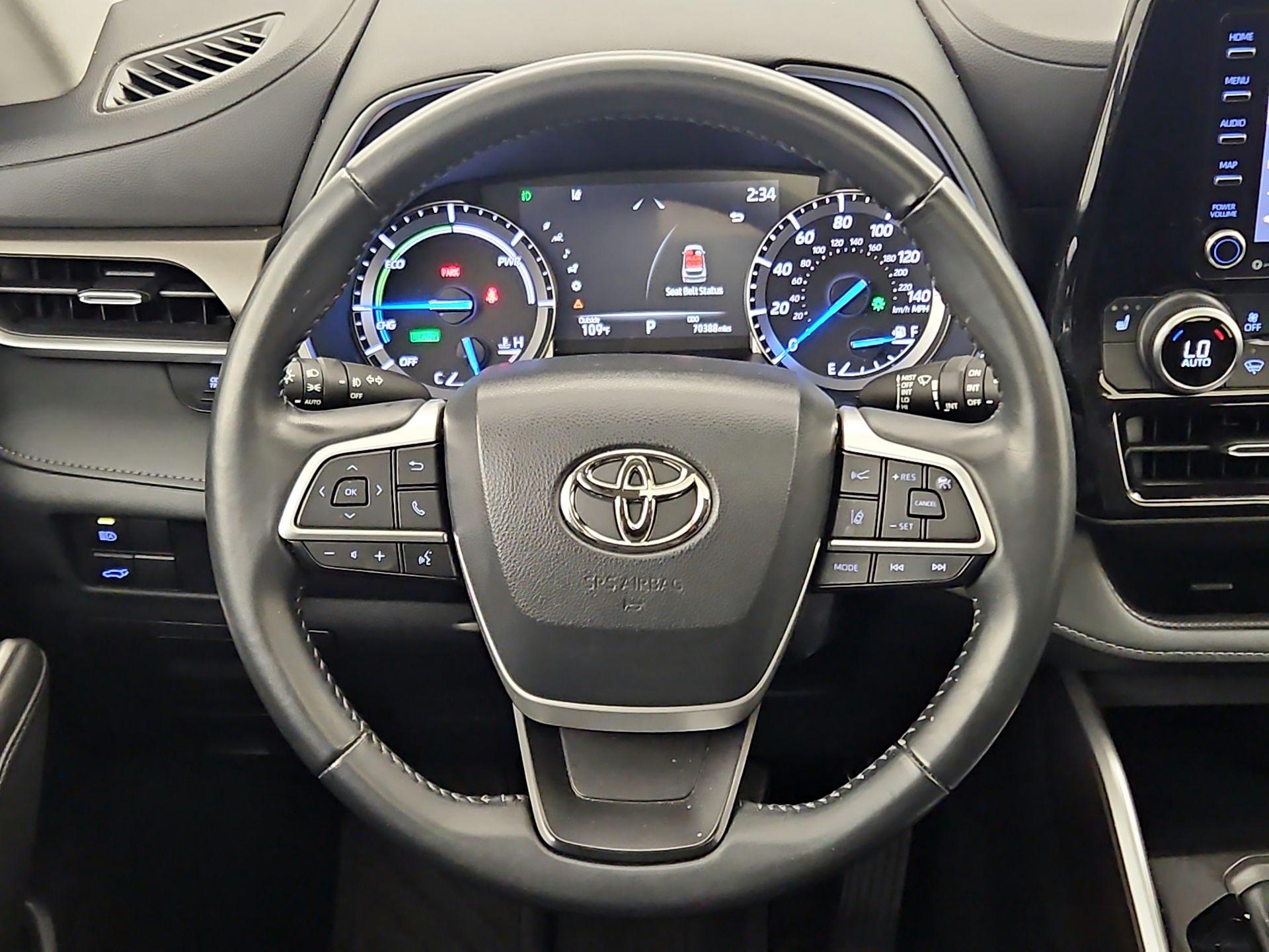 Thumbnail: 2022 Toyota Highlander - 10