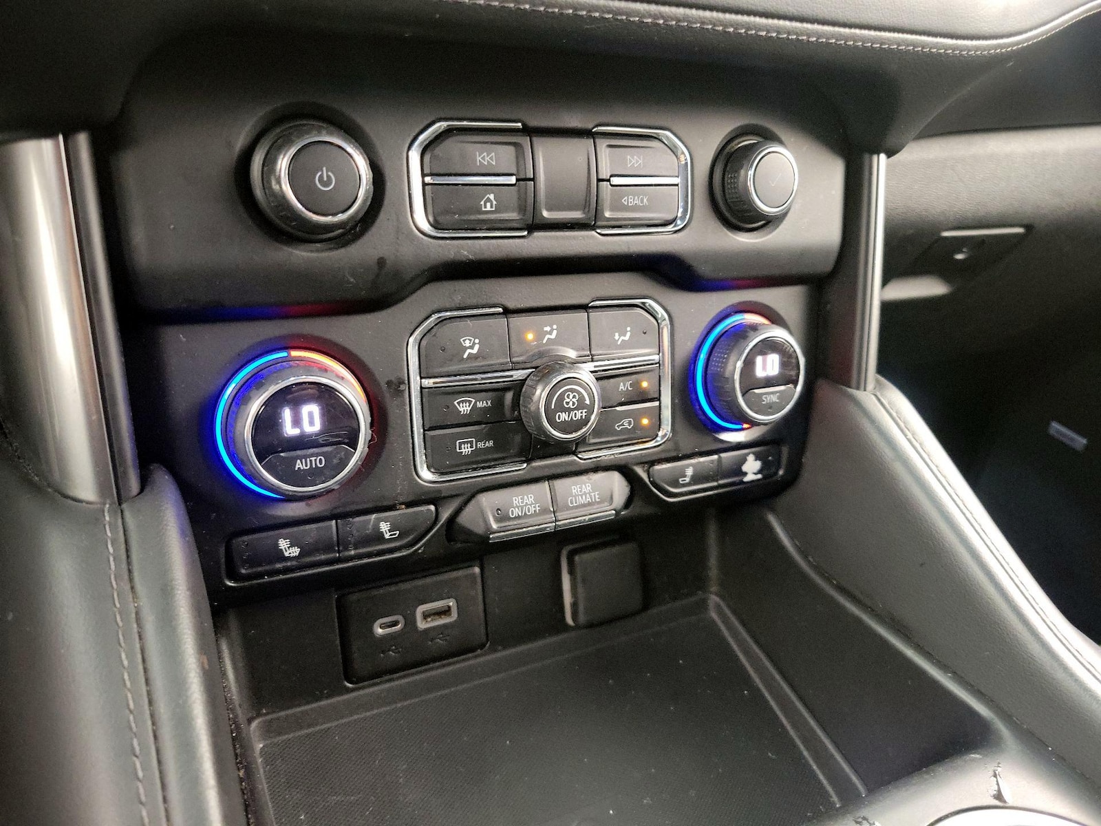 2021 Chevrolet Tahoe Z71 - Photo 18