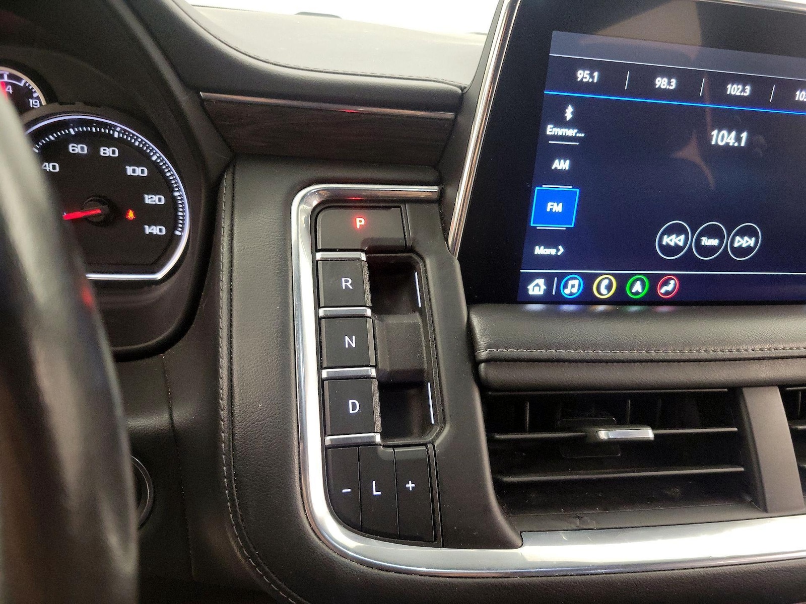 2021 Chevrolet Tahoe Z71 - Photo 19