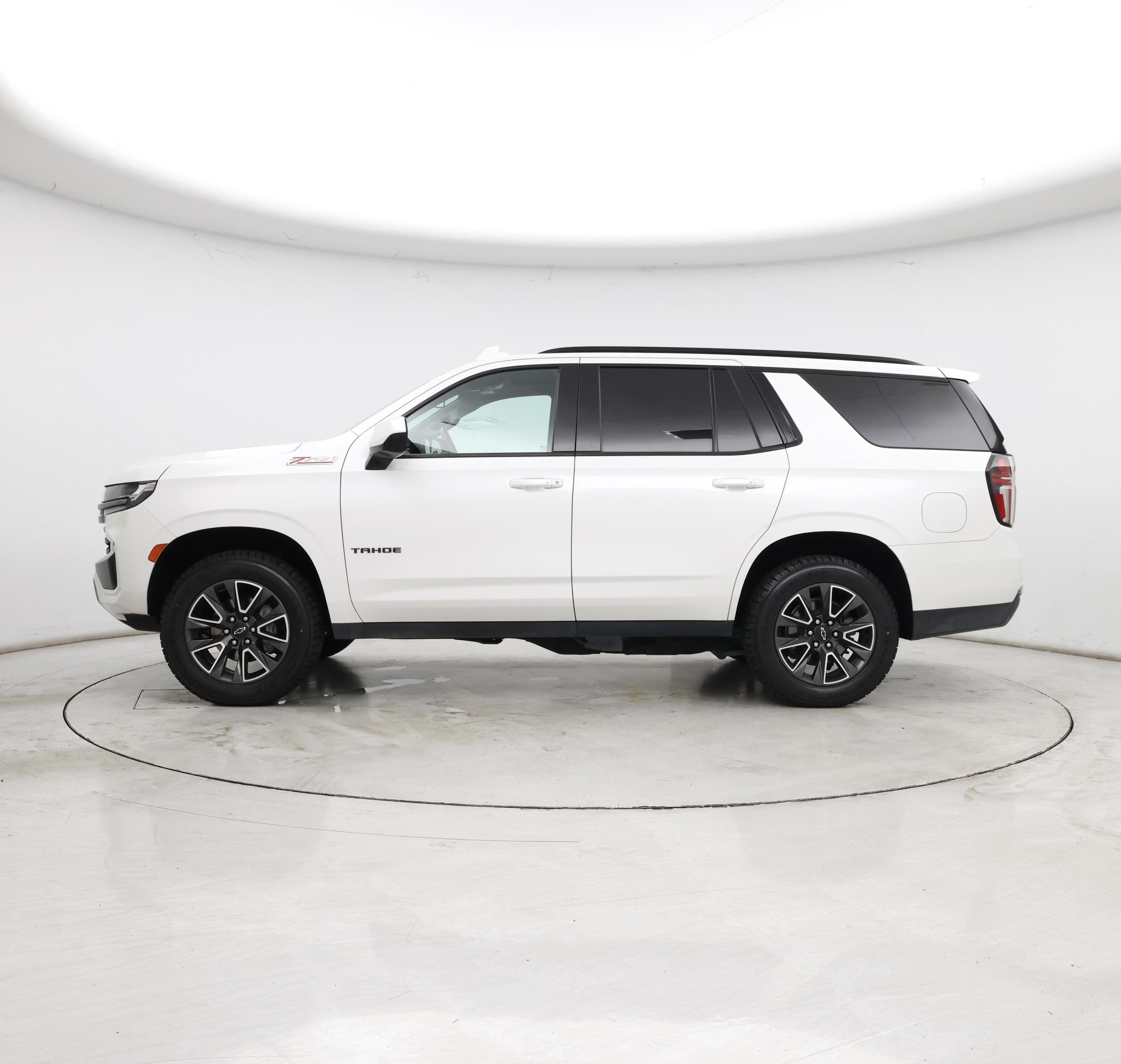 Thumbnail: 2021 Chevrolet Tahoe - 3