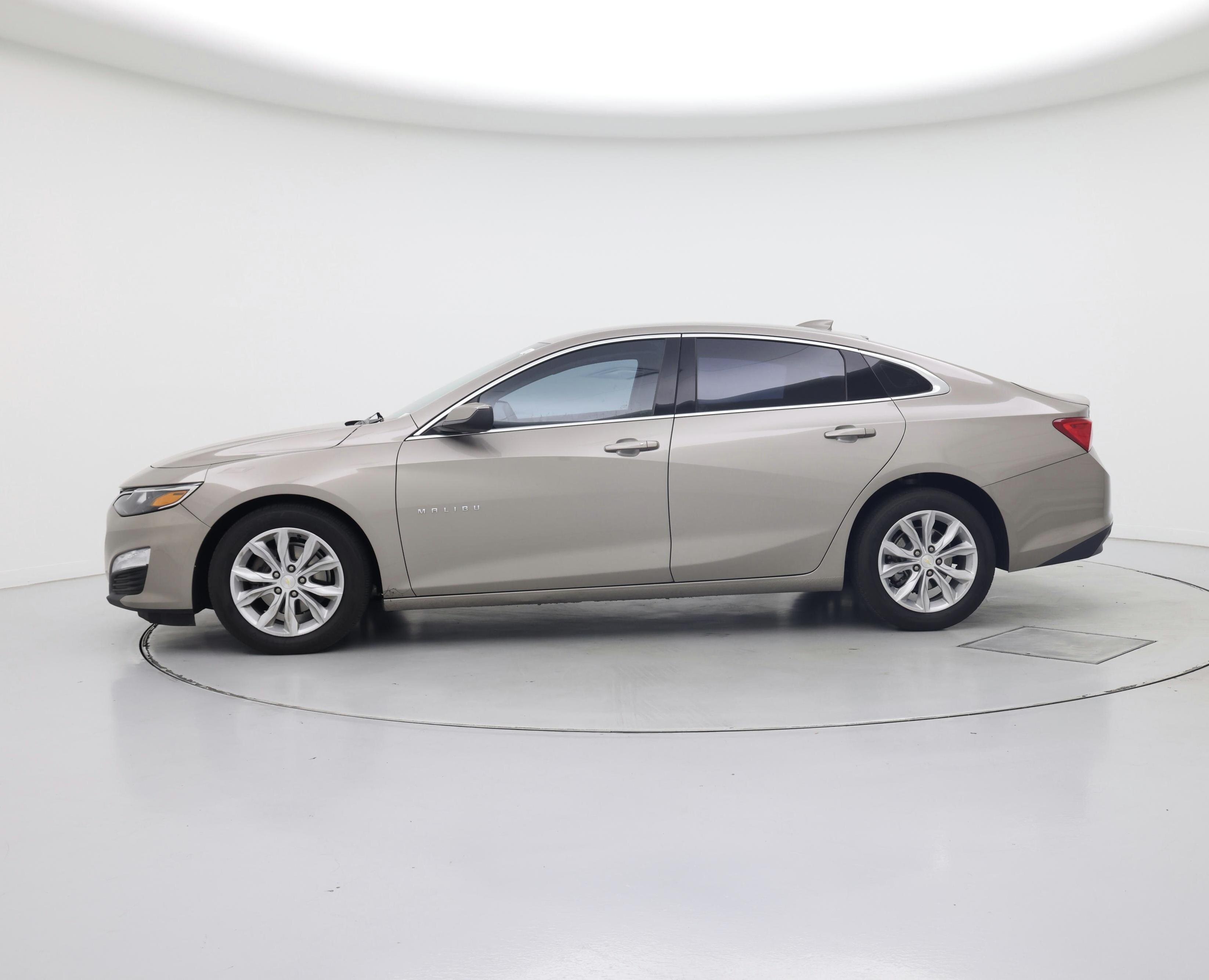 Thumbnail: 2024 Chevrolet Malibu - 3