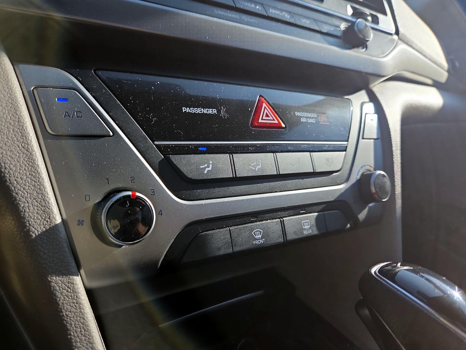 2018 Hyundai Elantra SEL - Photo 17