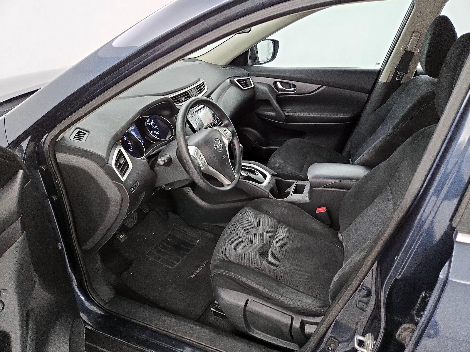 2016 Nissan Rogue S - Photo 12