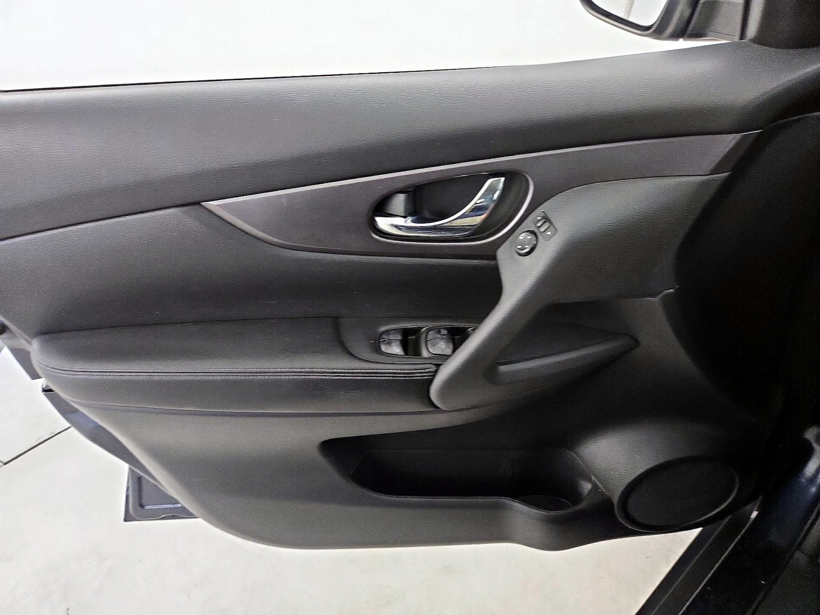 2016 Nissan Rogue S - Photo 13