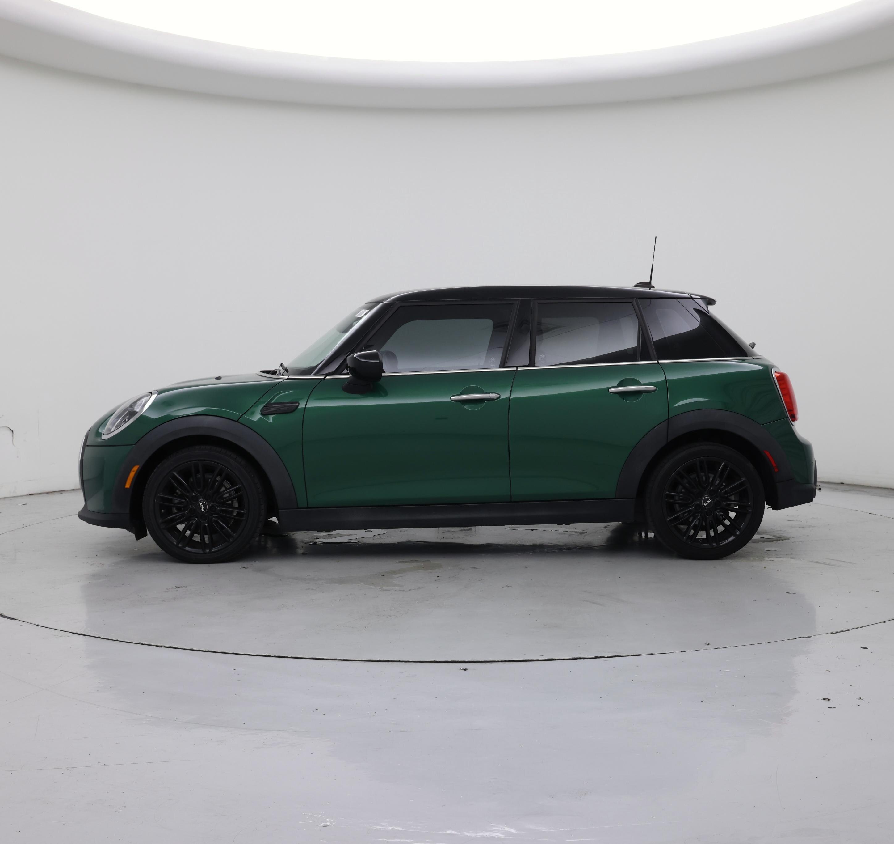 Thumbnail: 2022 MINI Cooper Hardtop - 3