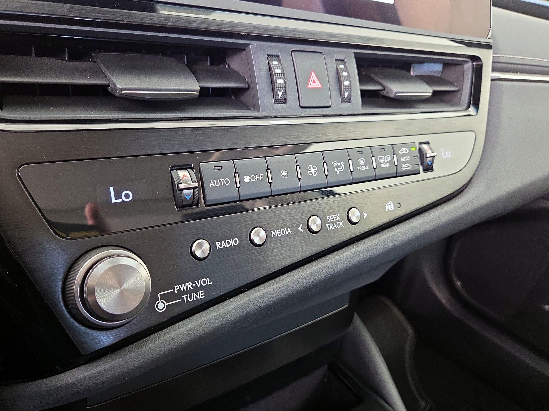 Thumbnail: 2024 Lexus ES - 16