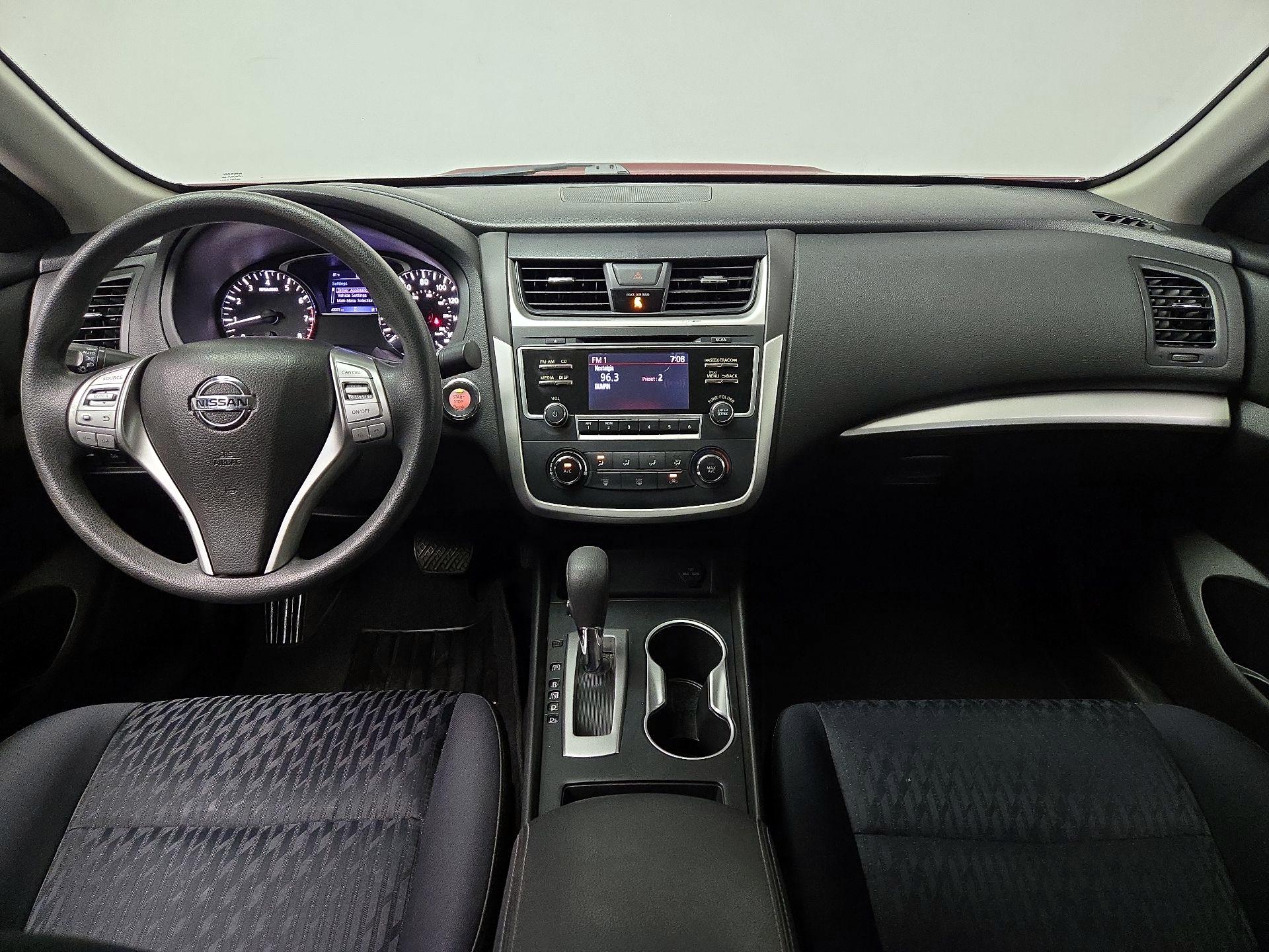 Thumbnail: 2018 Nissan Altima - 9