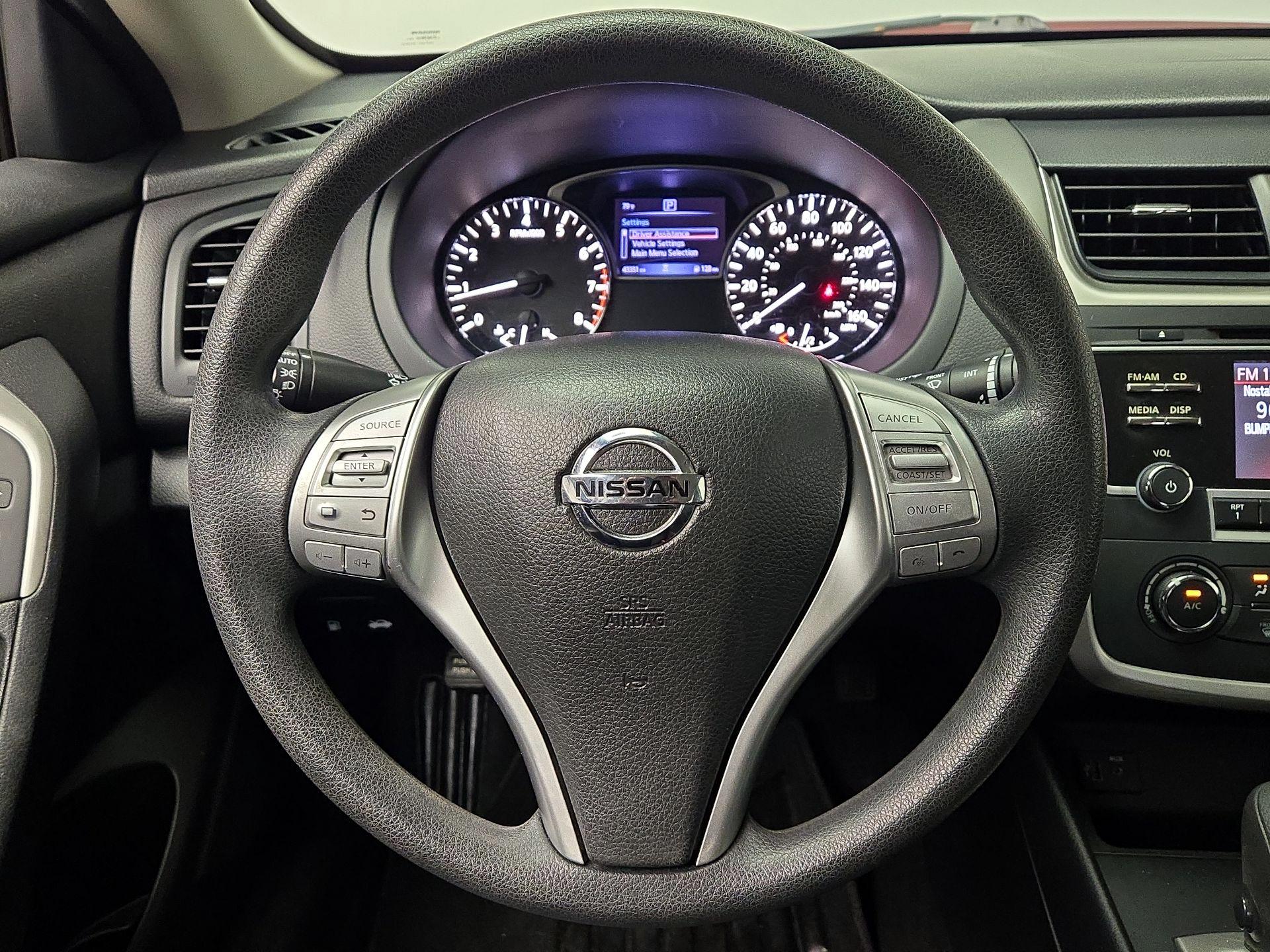 Thumbnail: 2018 Nissan Altima - 10
