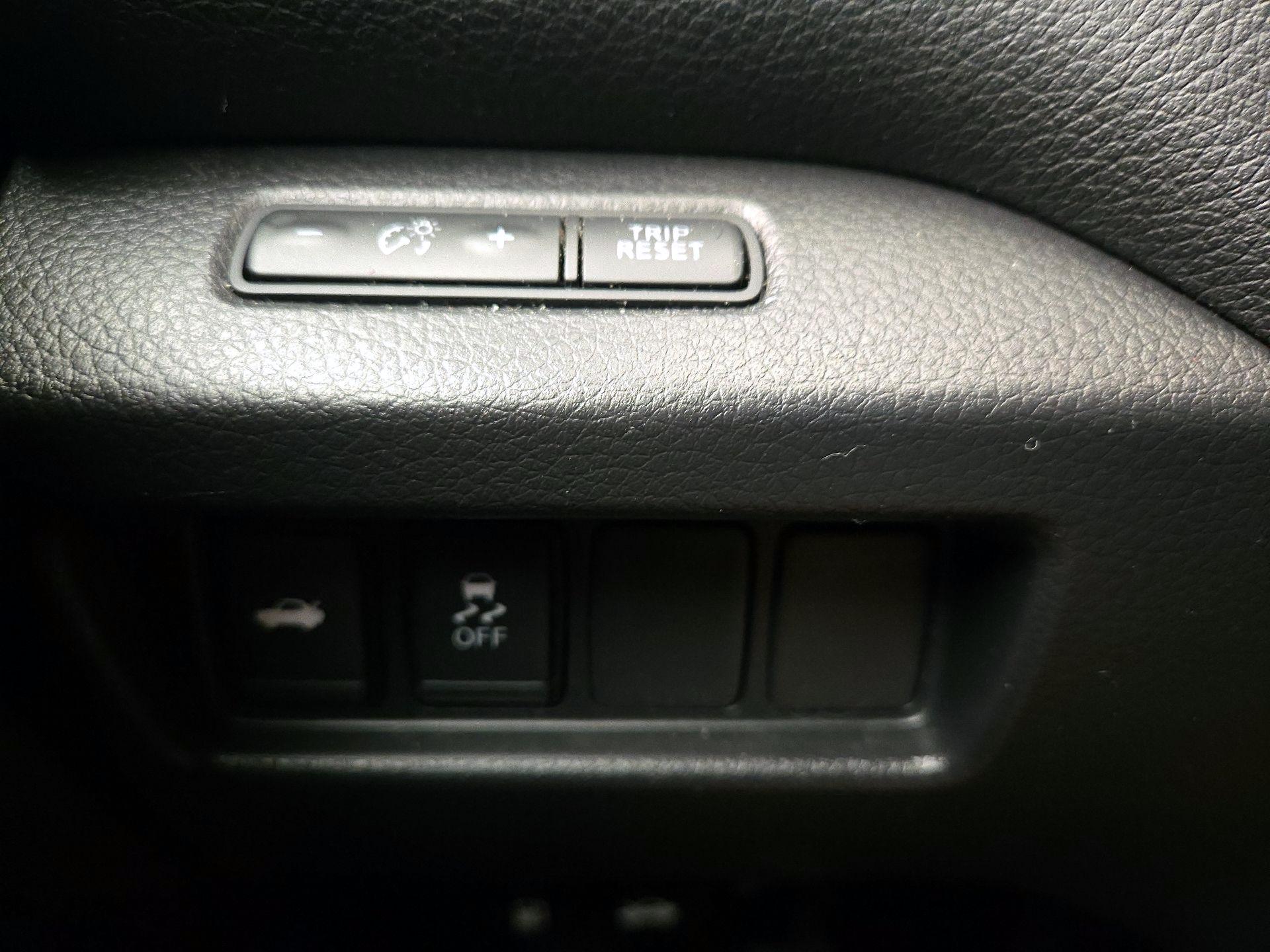 Thumbnail: 2018 Nissan Altima - 13