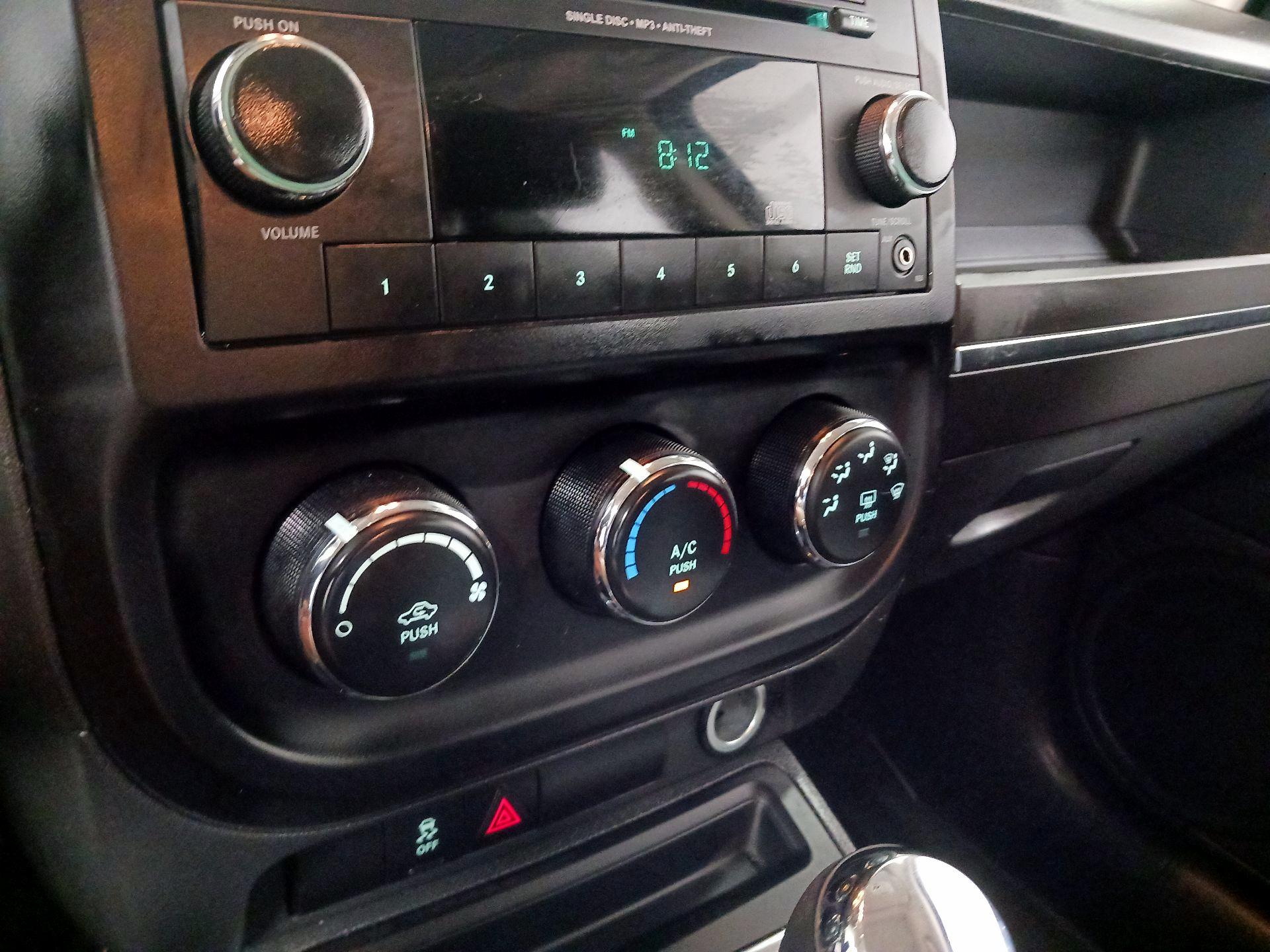 Thumbnail: 2015 Jeep Patriot - 10
