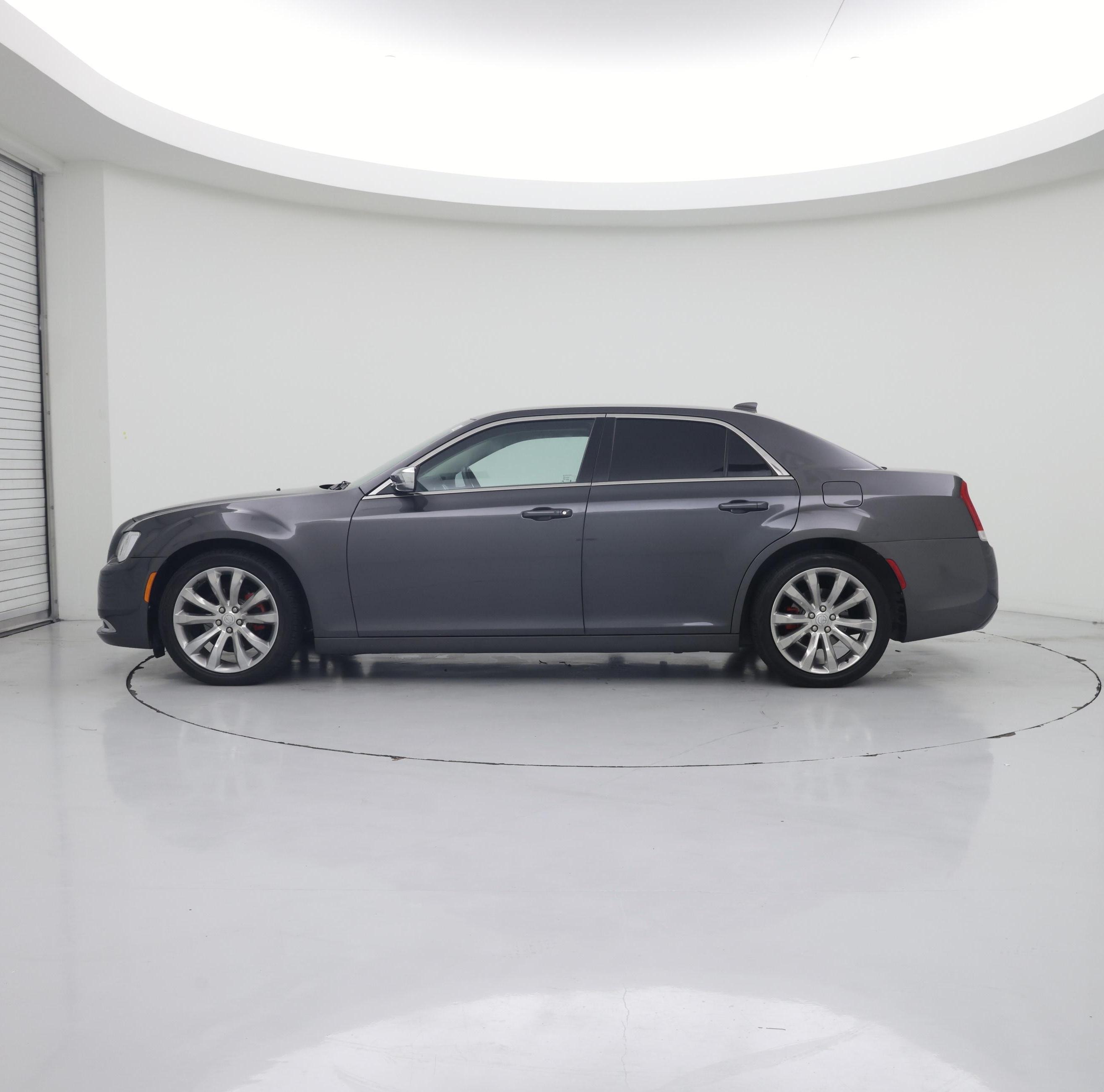 Thumbnail: 2018 Chrysler 300 - 3