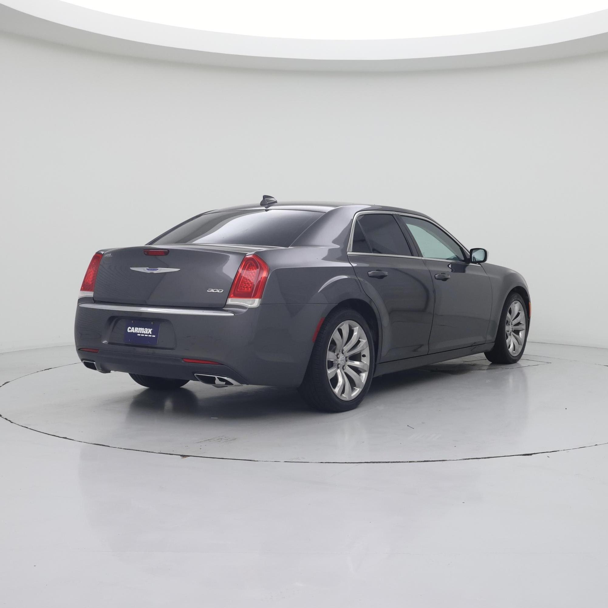 Thumbnail: 2018 Chrysler 300 - 8