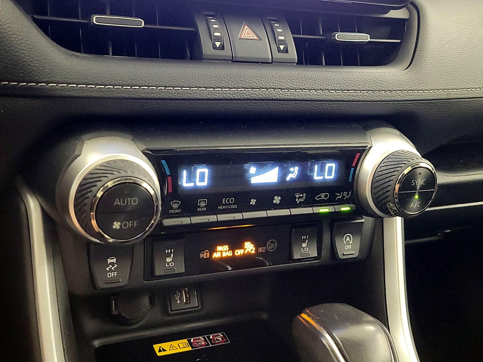 2024 Toyota RAV4 XLE Premium - Photo 17