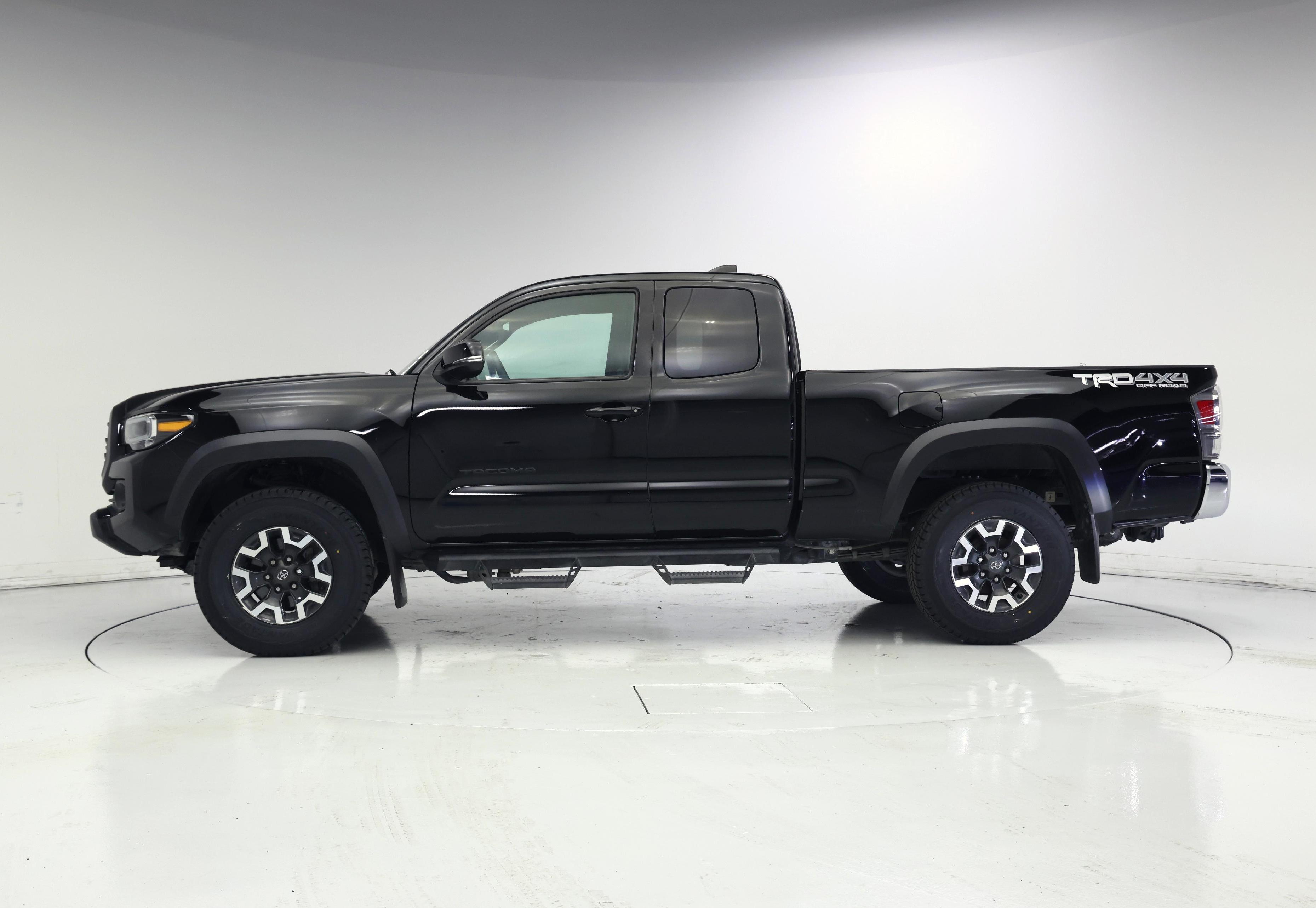 Thumbnail: 2023 Toyota Tacoma - 3