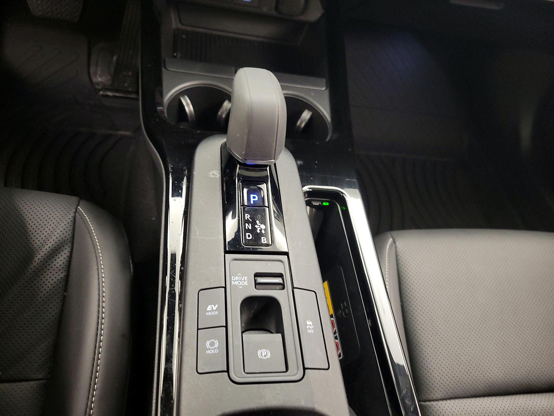 Thumbnail: 2024 Toyota Prius - 17
