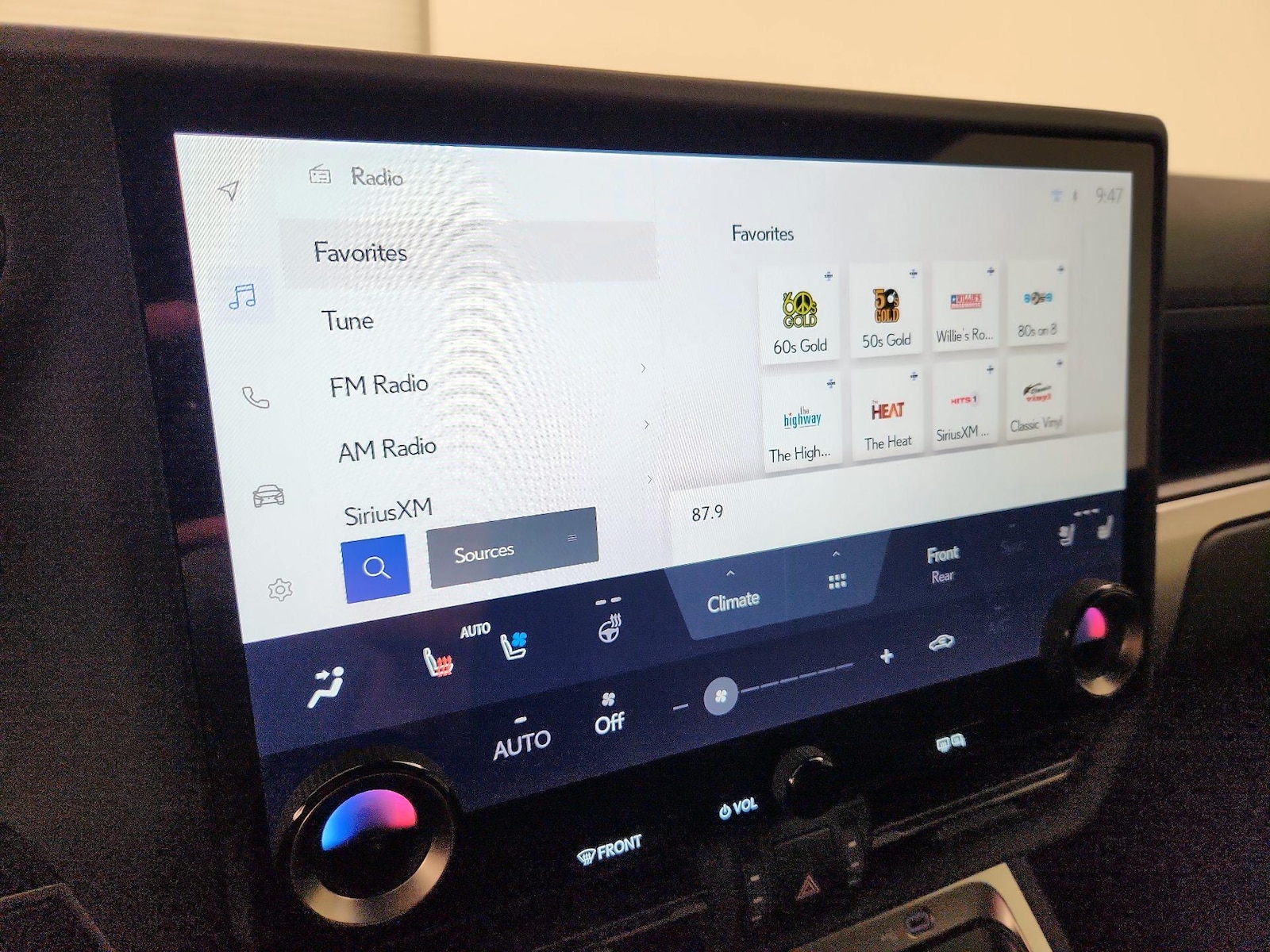 2024 Lexus GX Premium - Photo 17