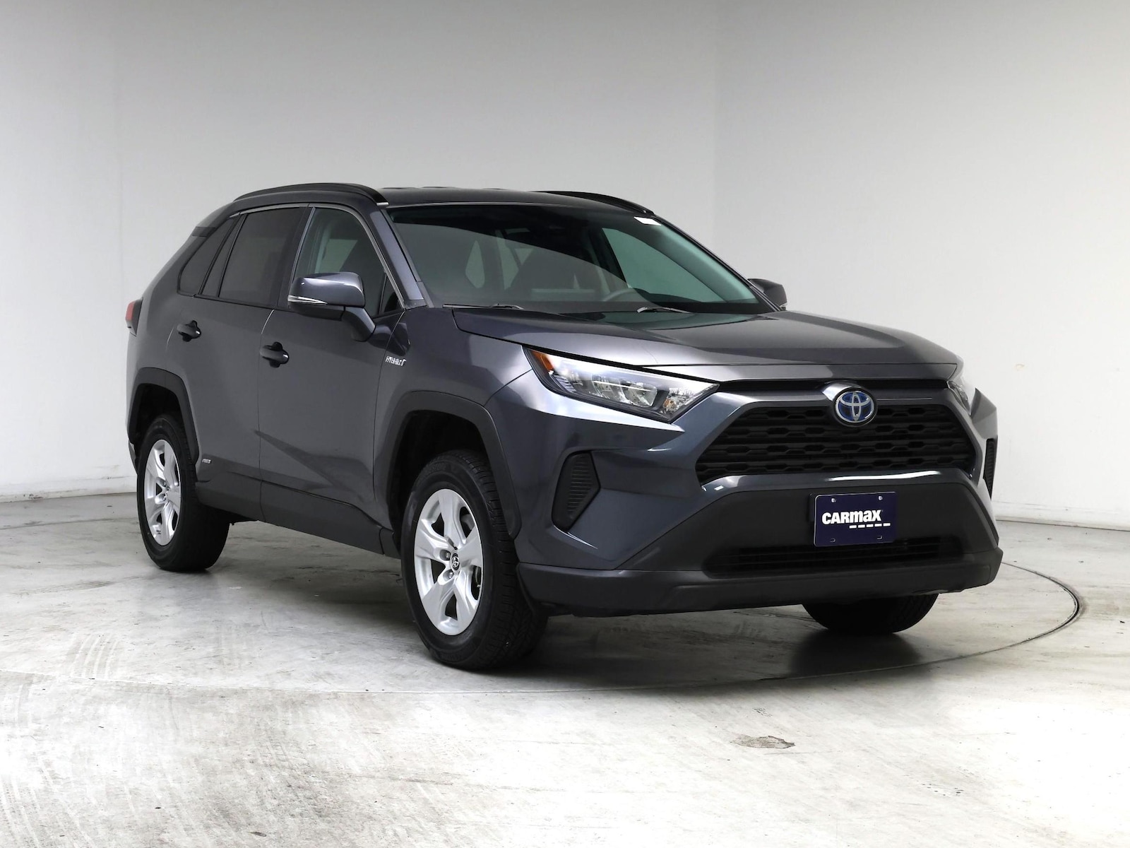 2021 Toyota RAV4 LE - Photo 2