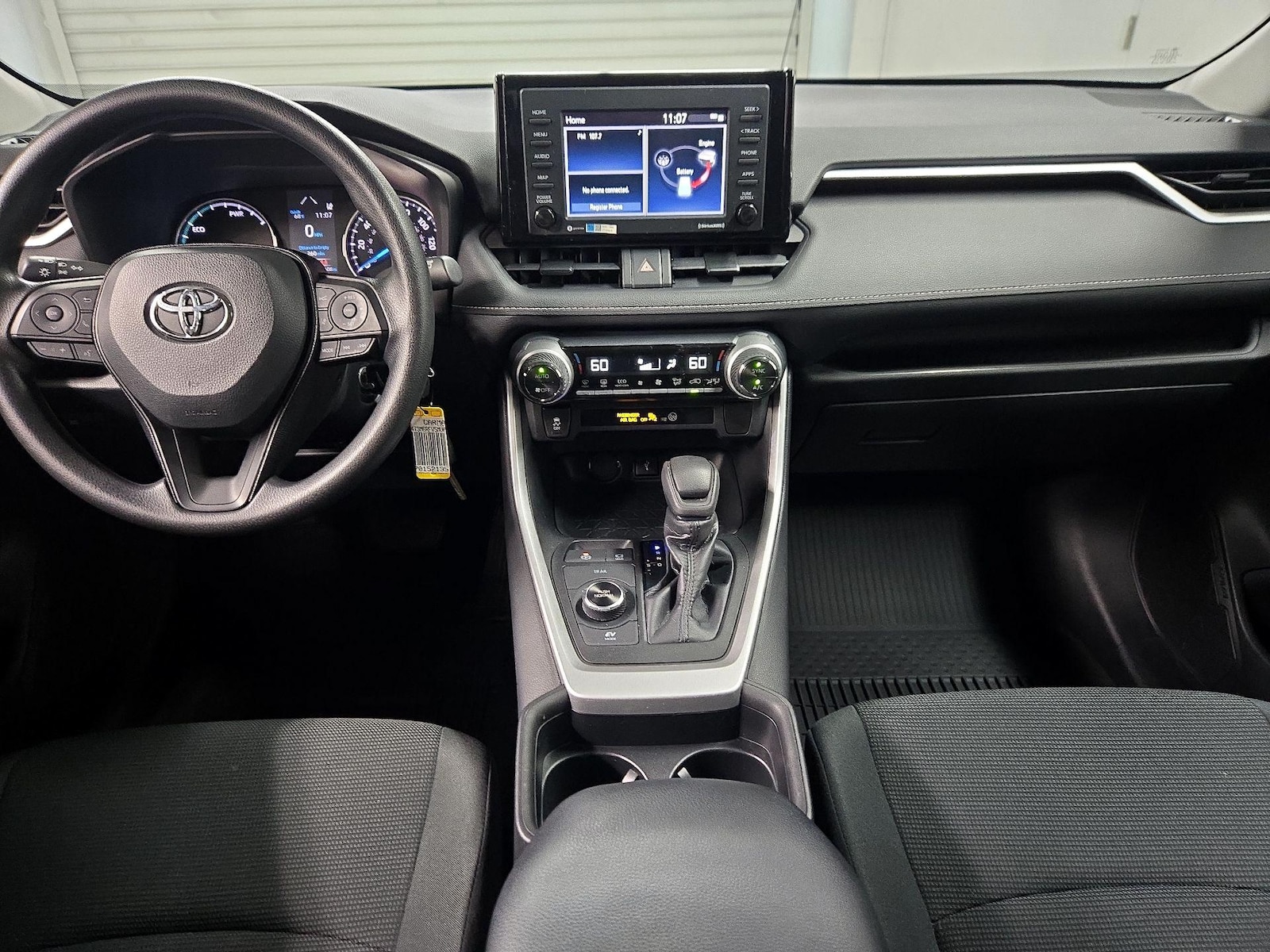 2021 Toyota RAV4 LE - Photo 10