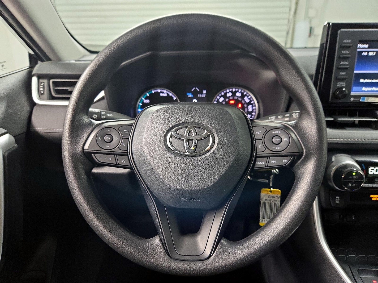 2021 Toyota RAV4 LE - Photo 11
