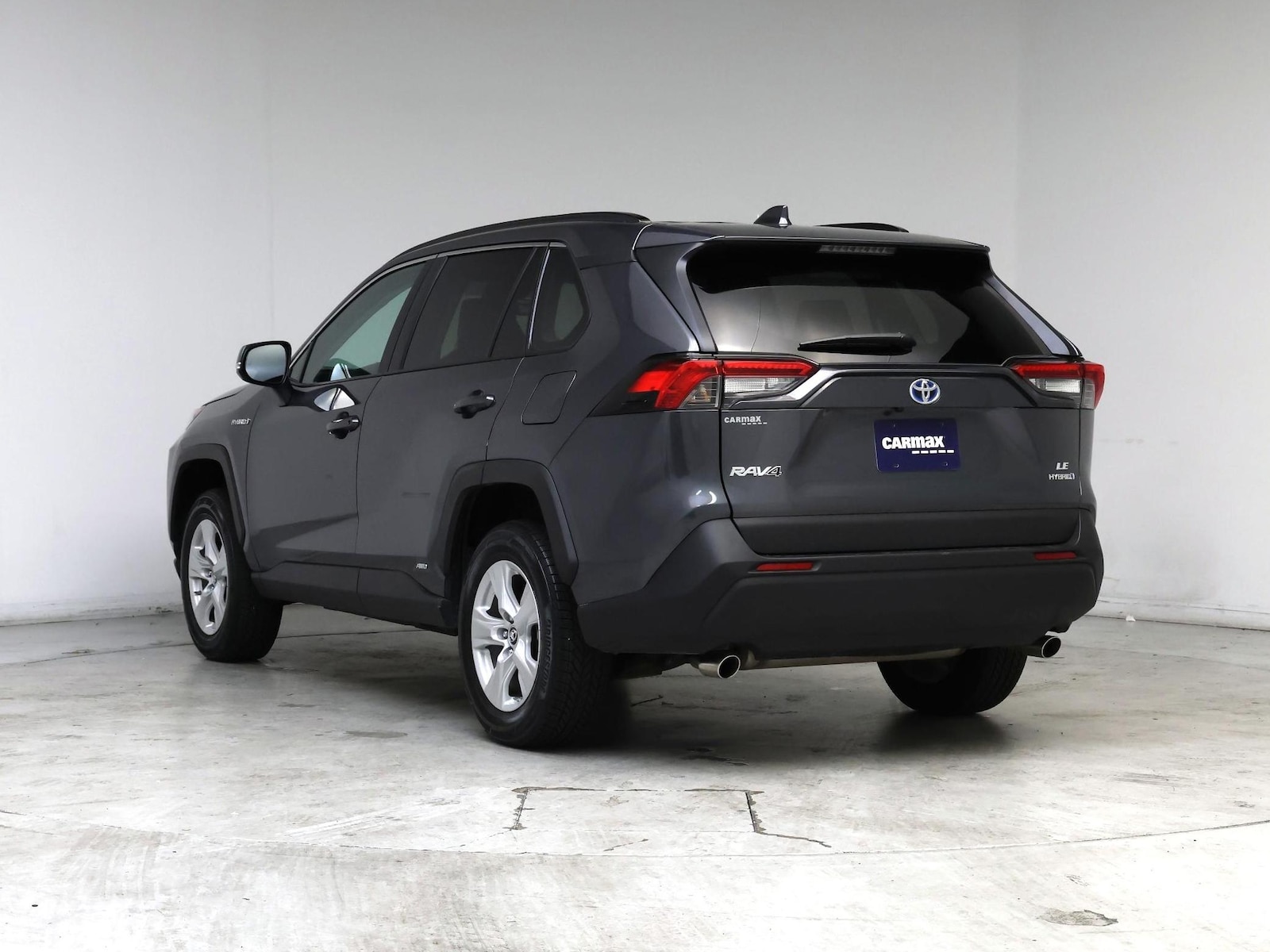 2021 Toyota RAV4 LE - Photo 3