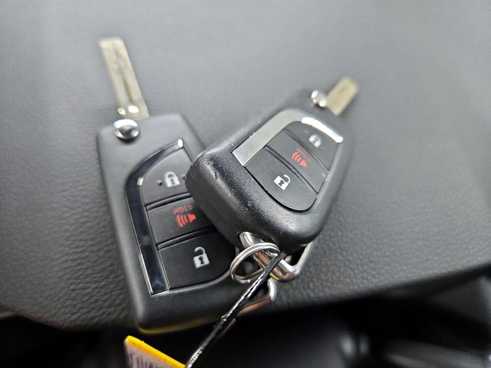 2021 Toyota RAV4 LE - Photo 23