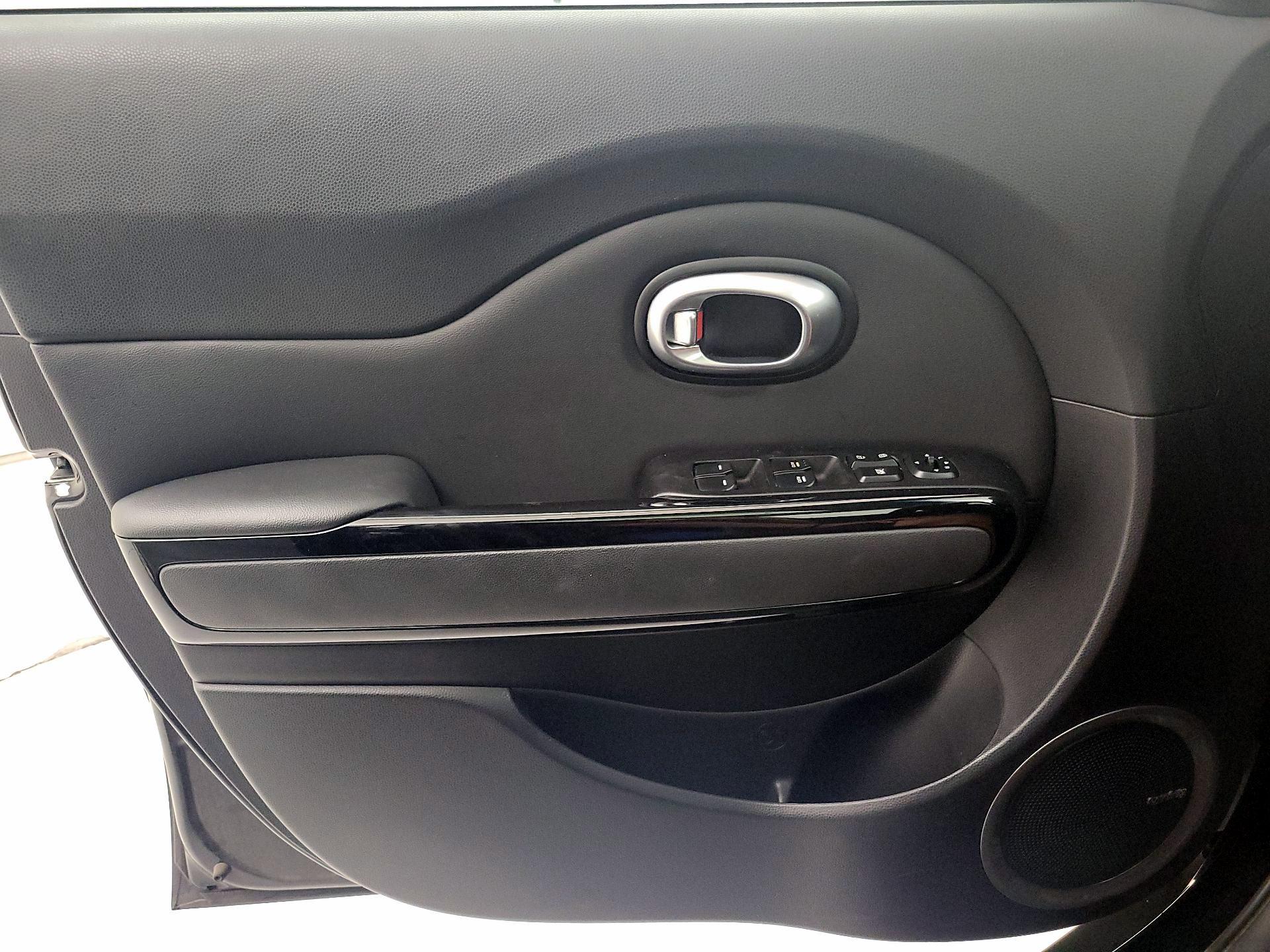 Thumbnail: 2016 Kia Soul - 12