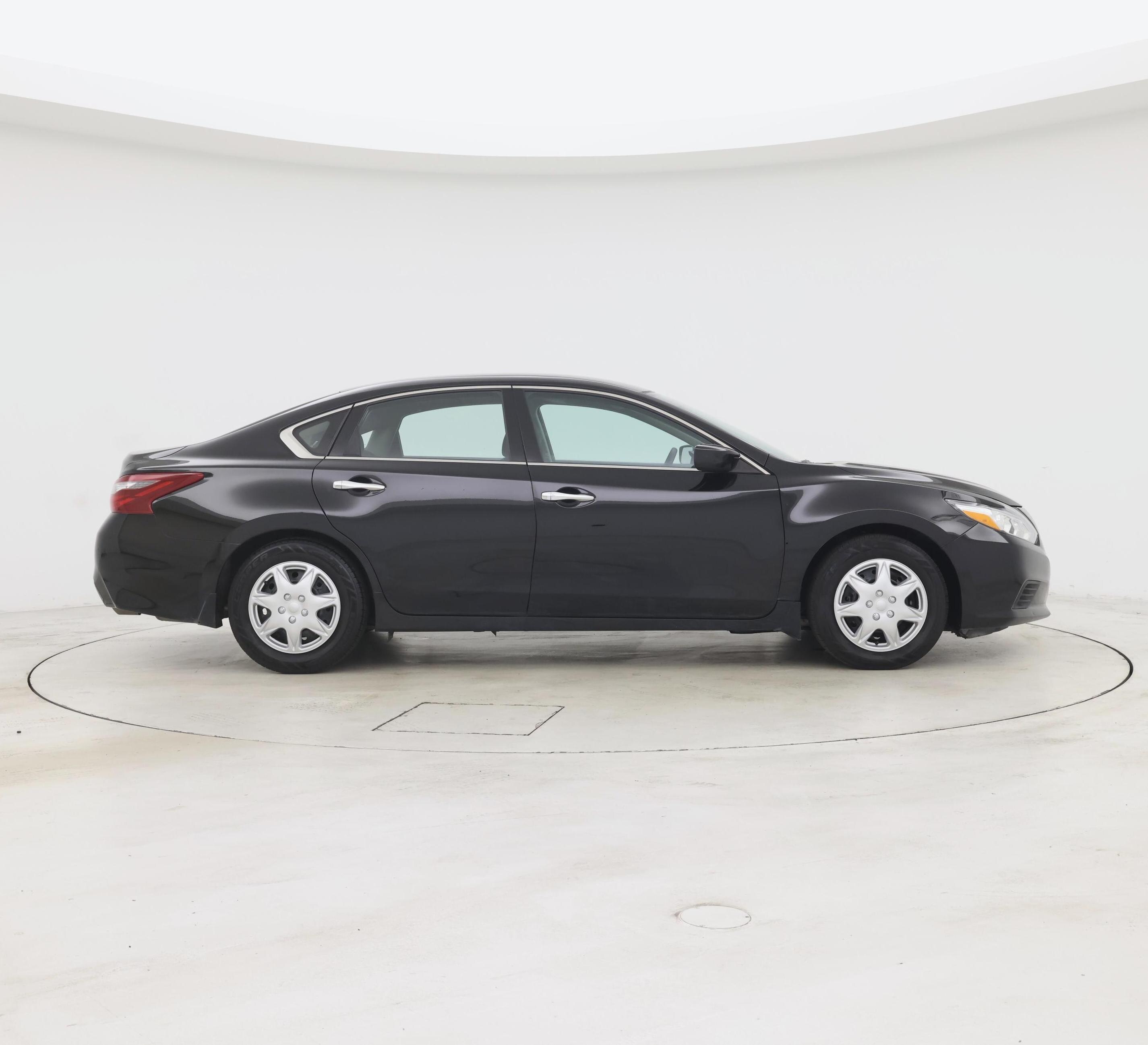 Thumbnail: 2018 Nissan Altima - 7