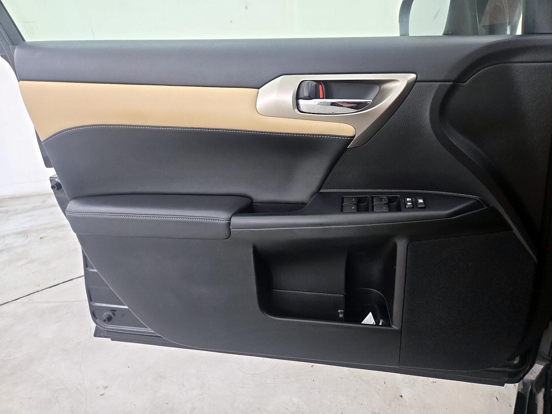 Thumbnail: 2017 Lexus CT - 12