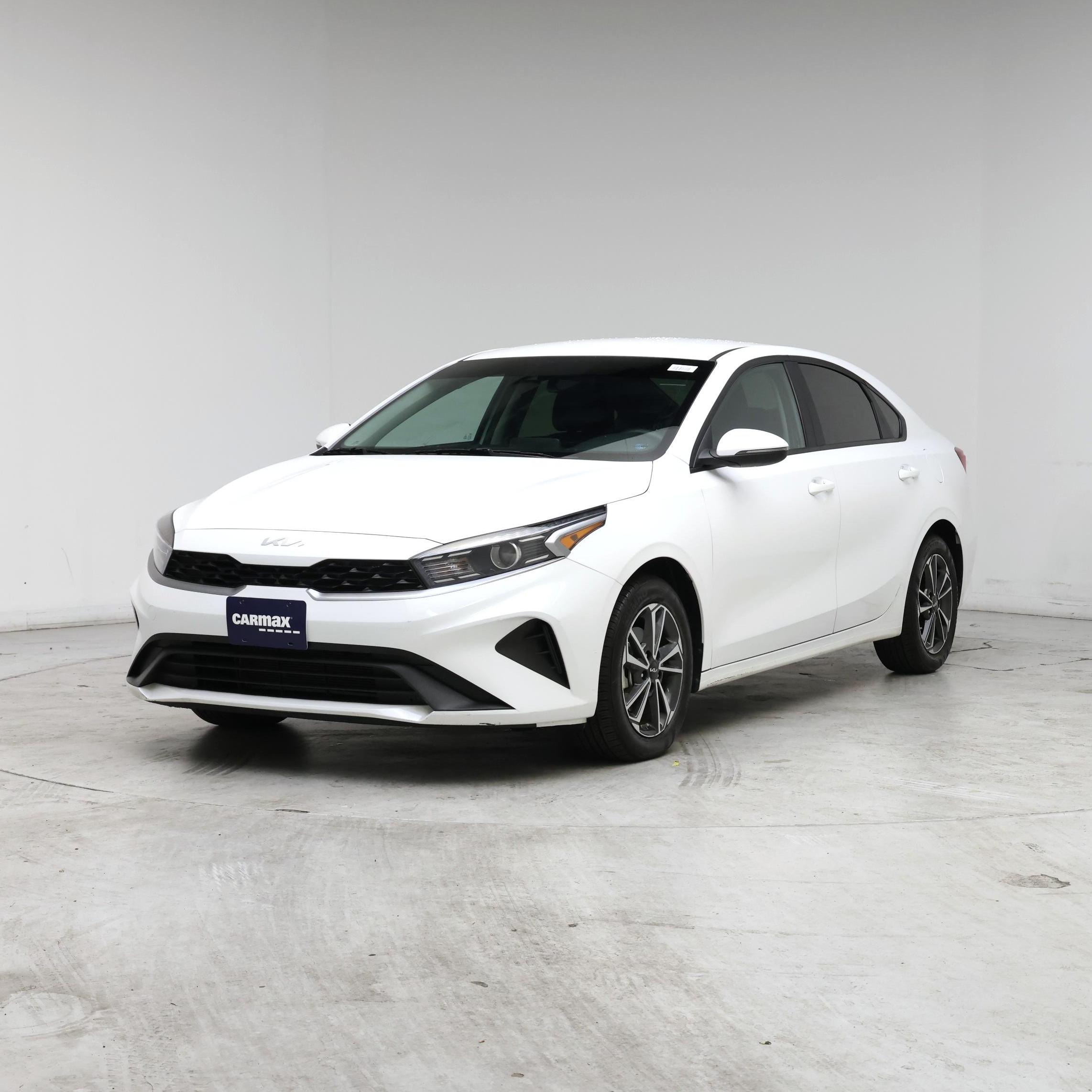 Thumbnail: 2024 Kia Forte - 4