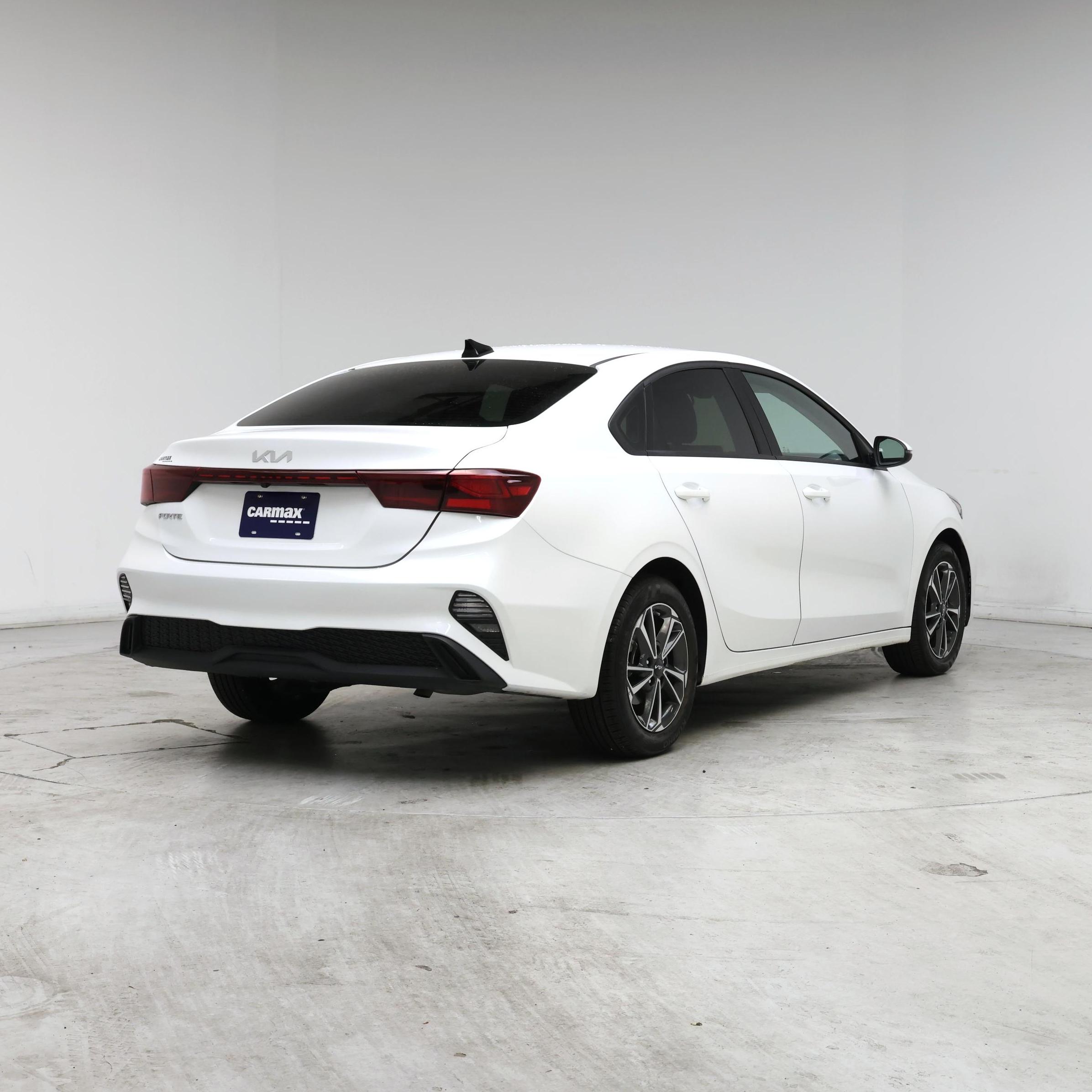 Thumbnail: 2024 Kia Forte - 8