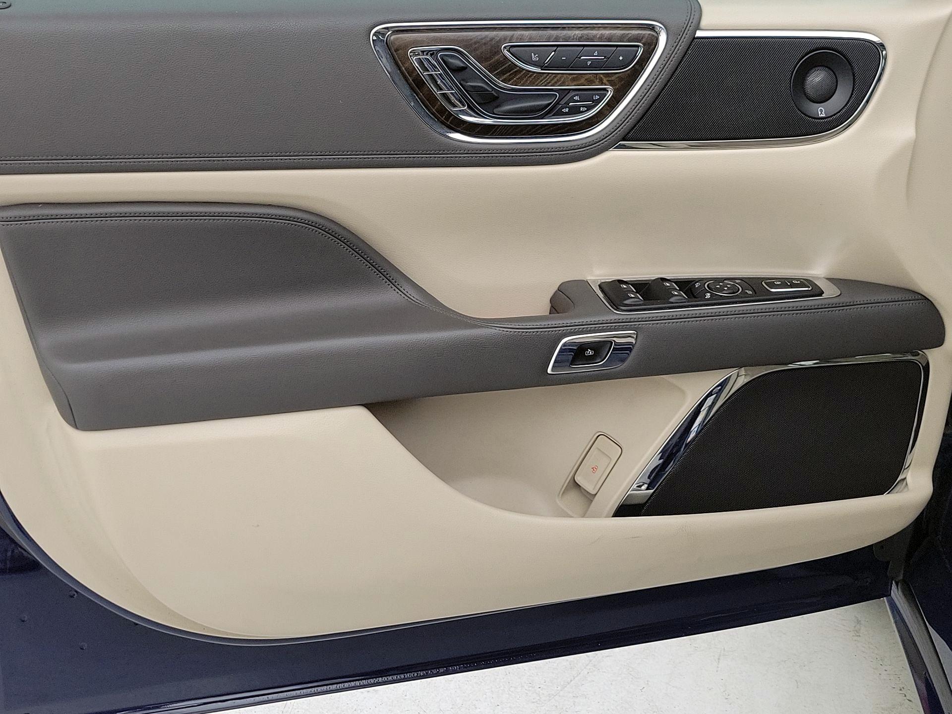 Thumbnail: 2019 Lincoln Continental - 12