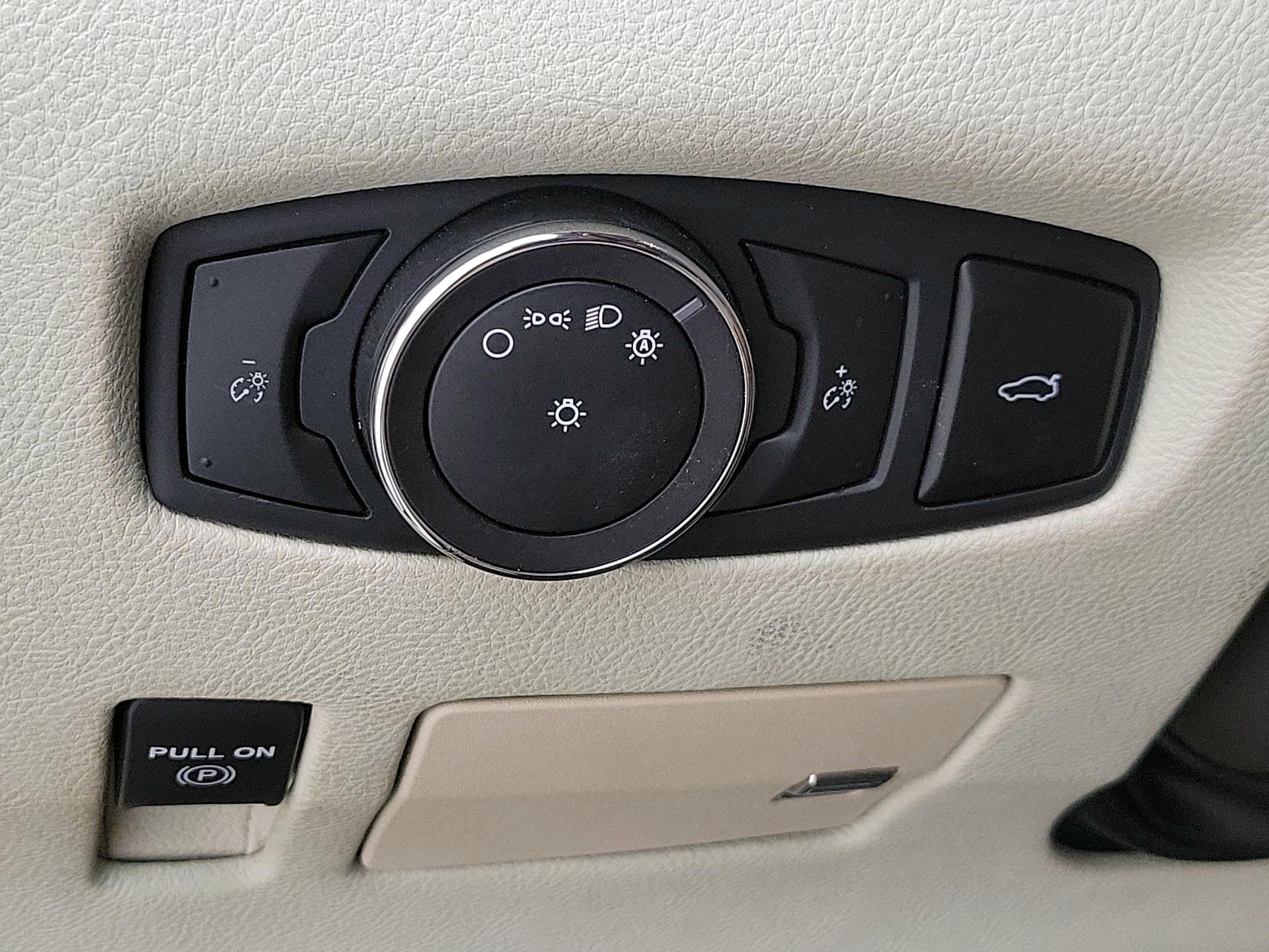Thumbnail: 2019 Lincoln Continental - 13